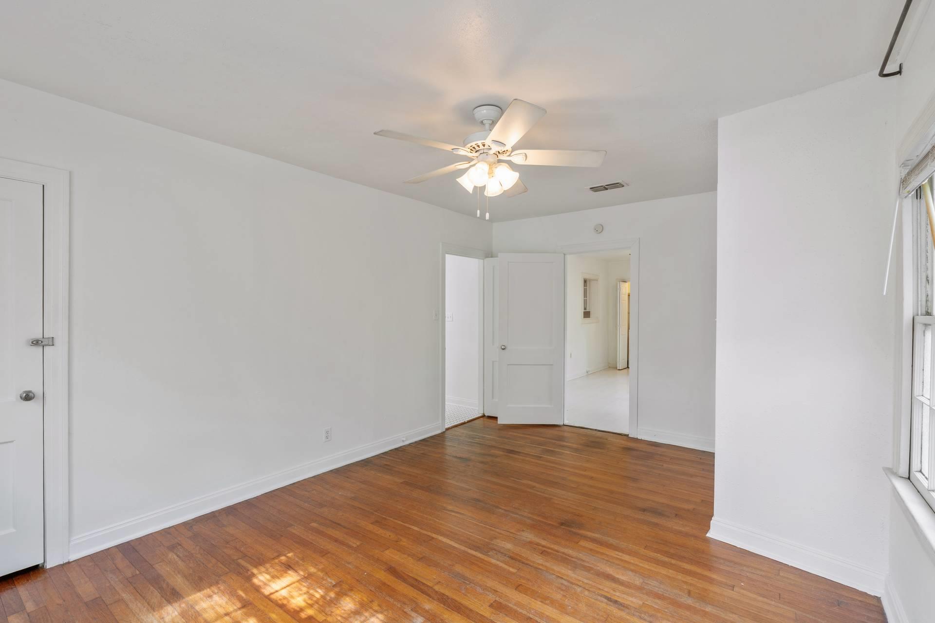 406 E Monroe St #b Property Photo 30