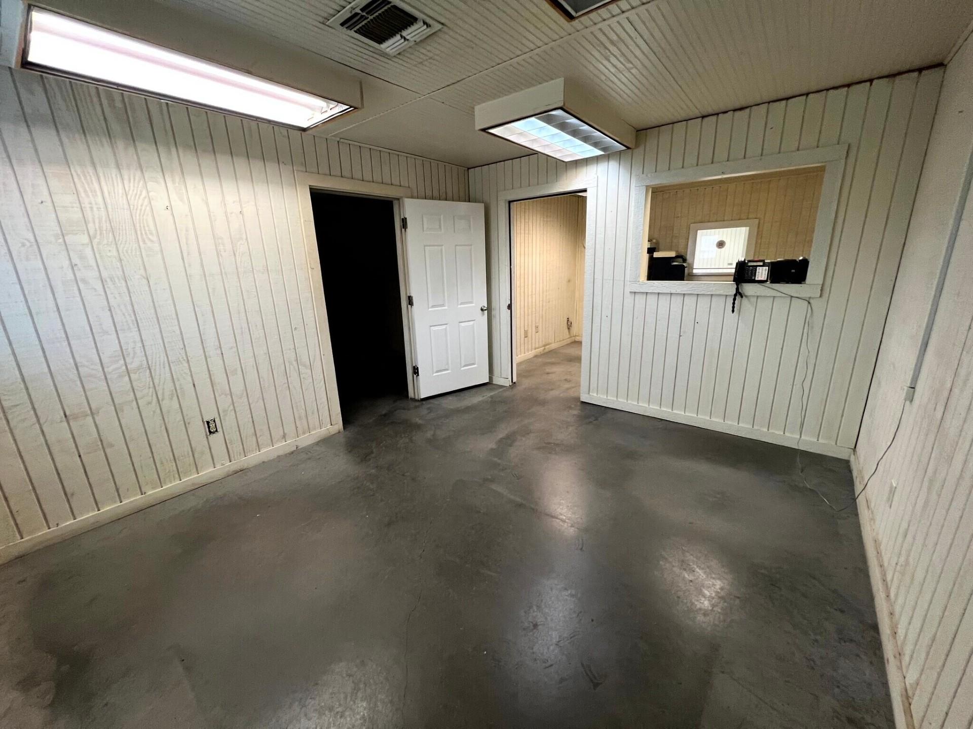 744 Fm 609 None Property Photo 16