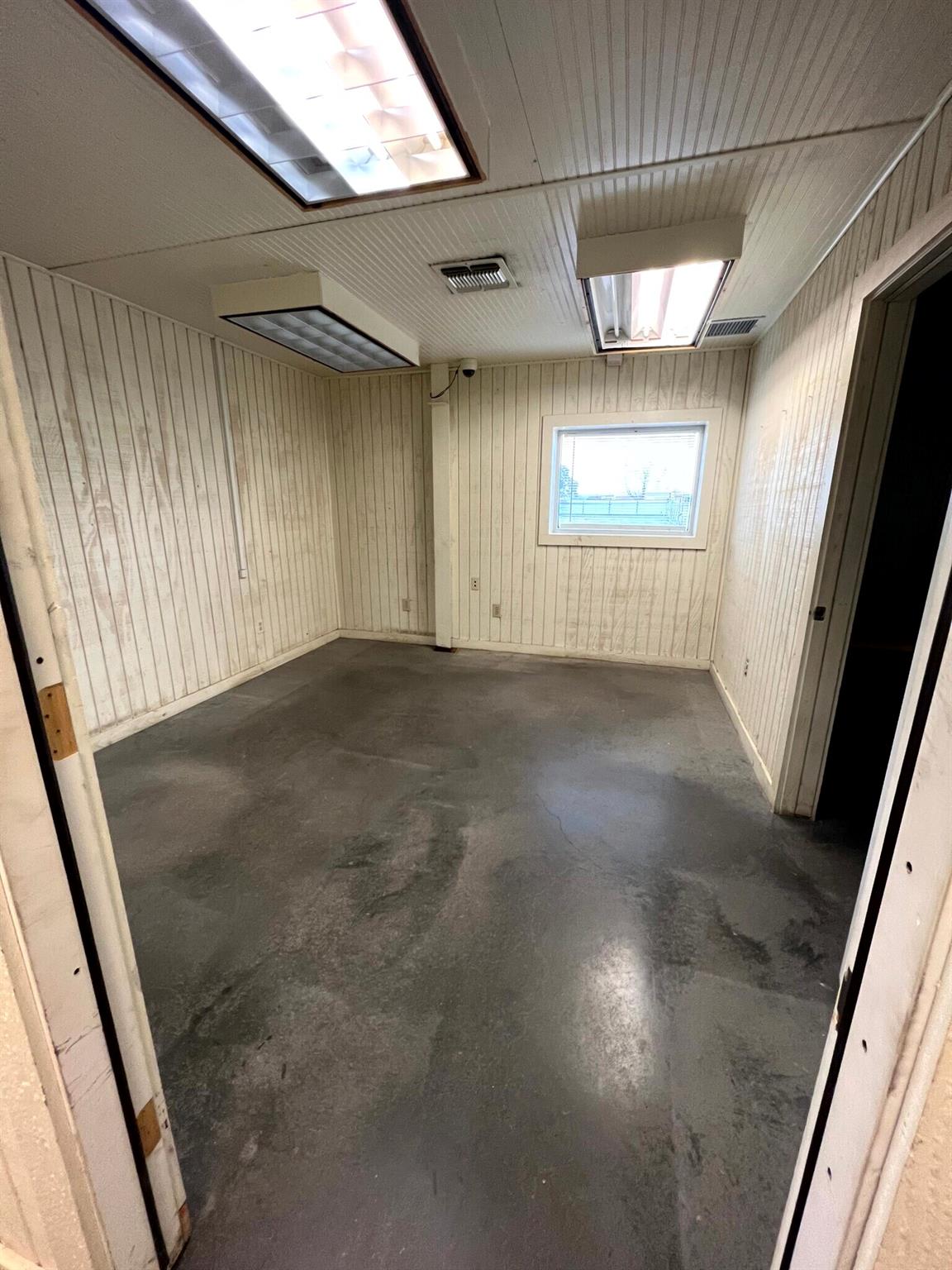 744 Fm 609 None Property Photo 18