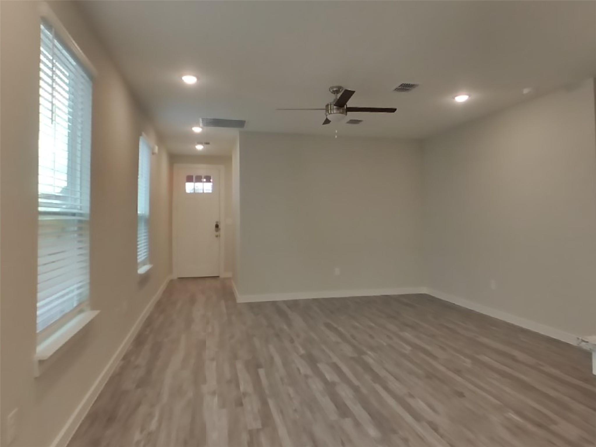 609 Foxtail Agave St Property Photo 2