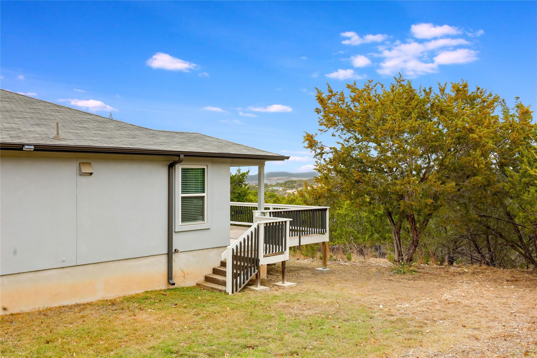 20506 National Dr Property Photo 2
