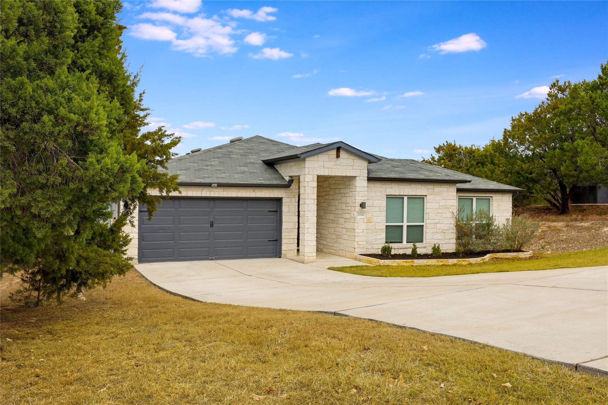 20506 National Dr Property Photo 4