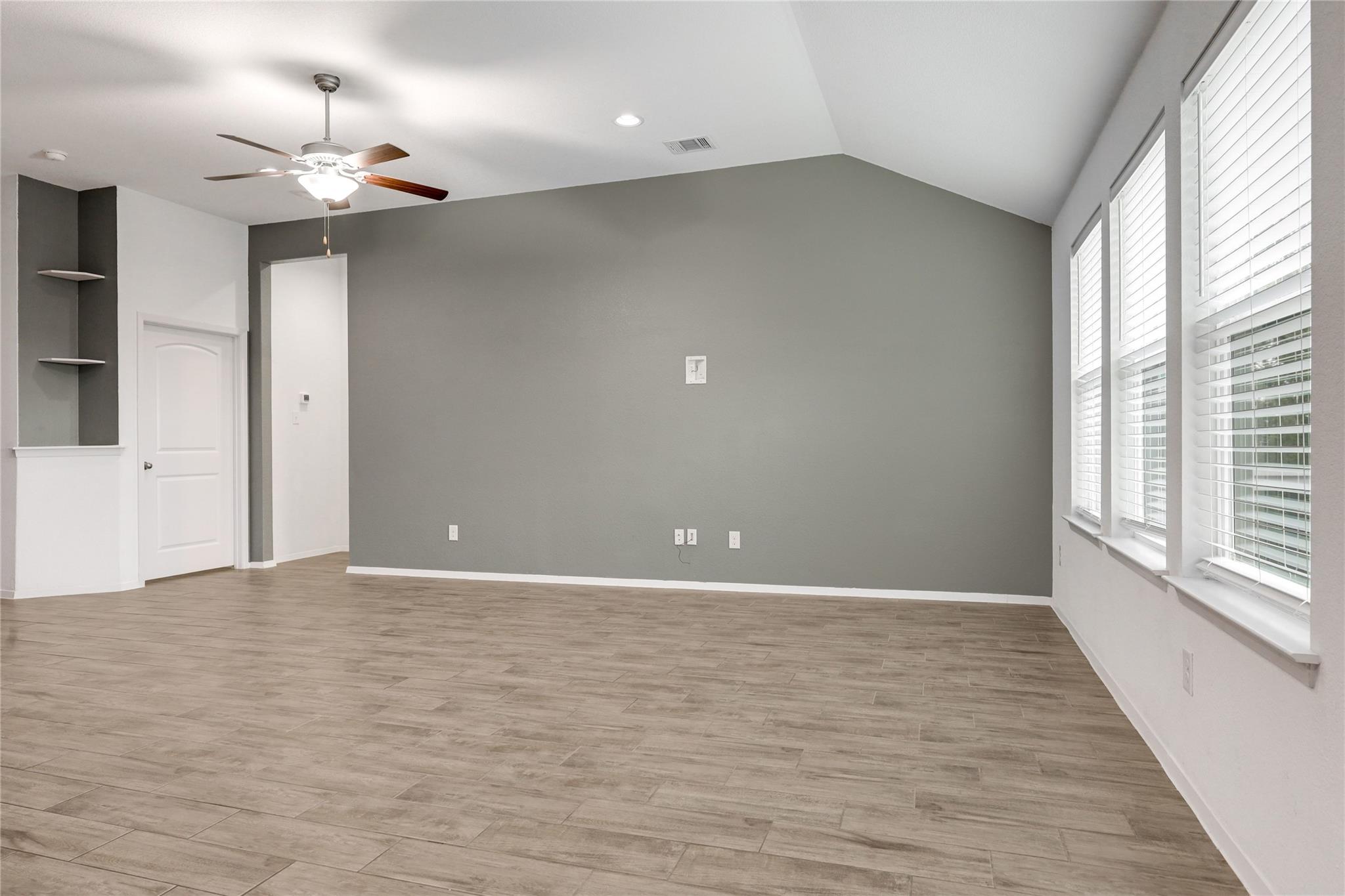 20506 National Dr Property Photo 7