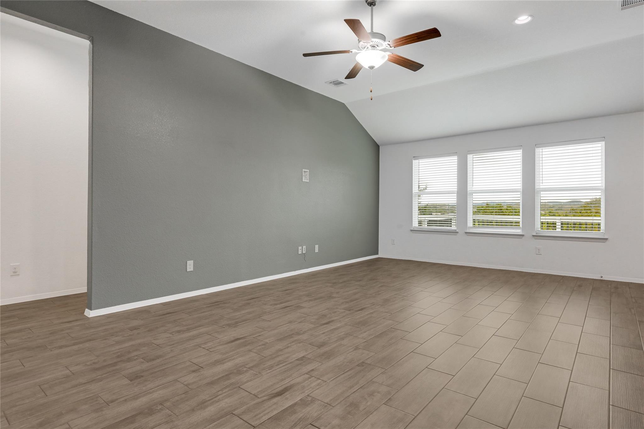 20506 National Dr Property Photo 8