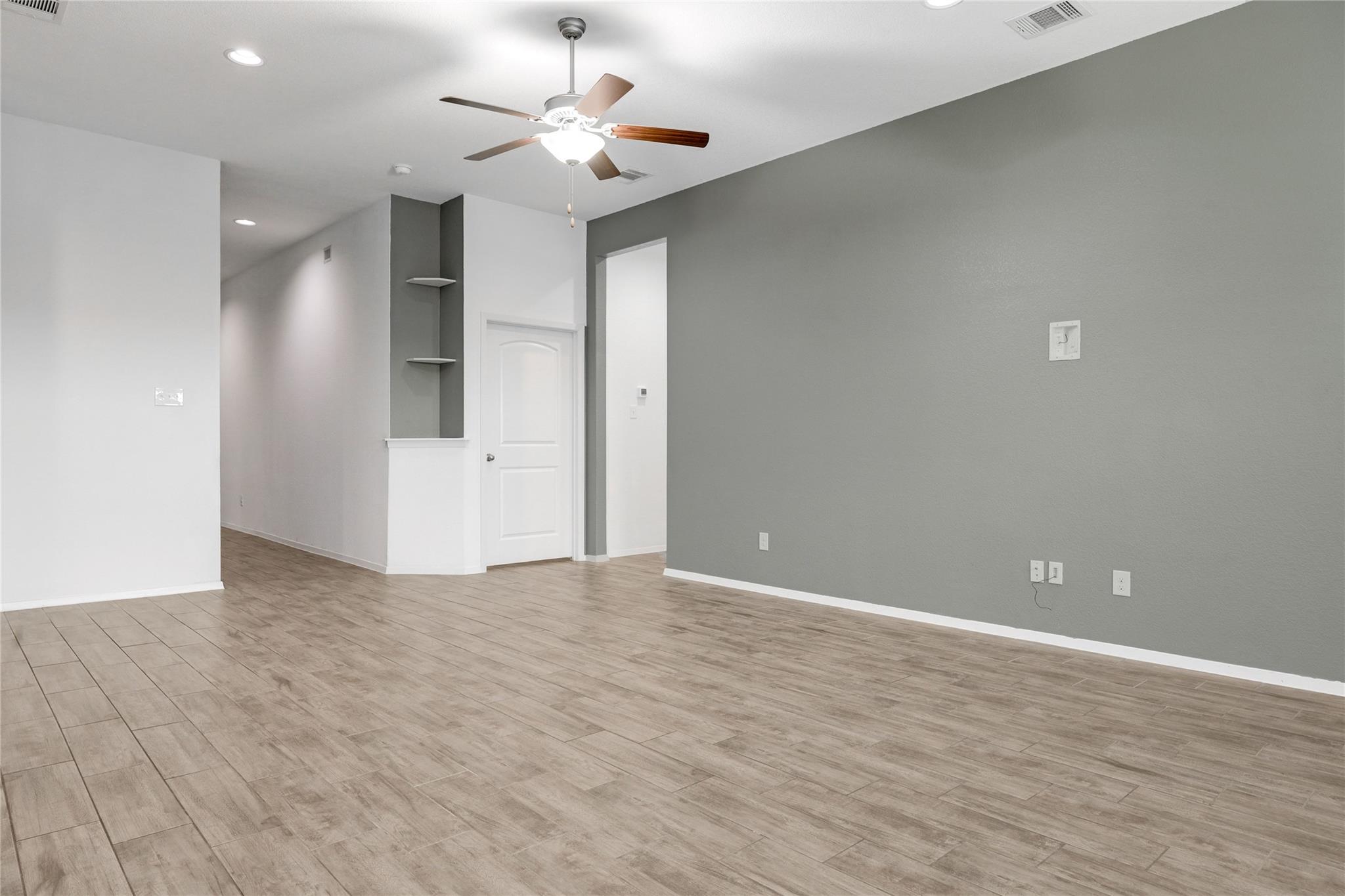 20506 National Dr Property Photo 9