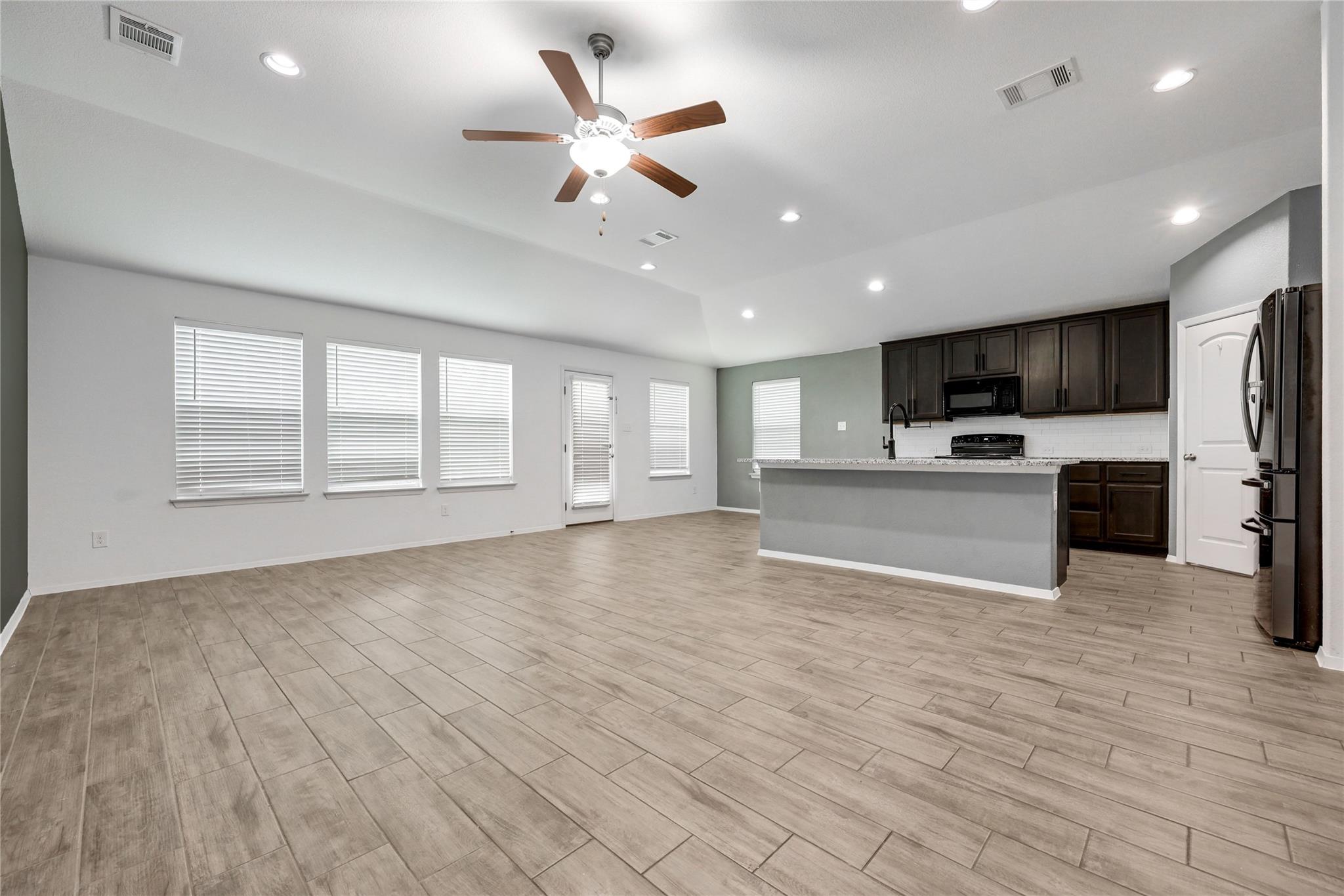 20506 National Dr Property Photo 13
