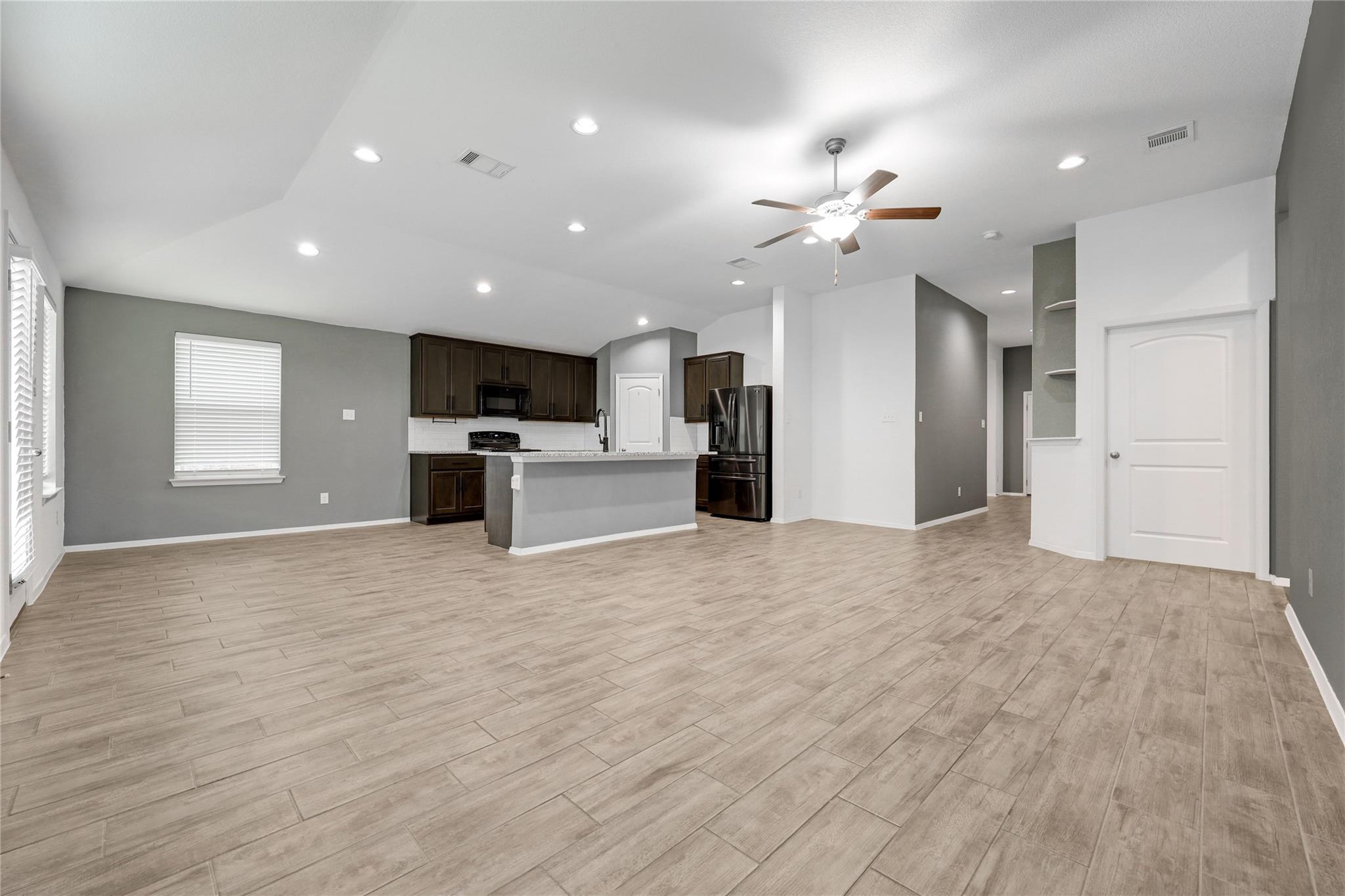 20506 National Dr Property Photo 14