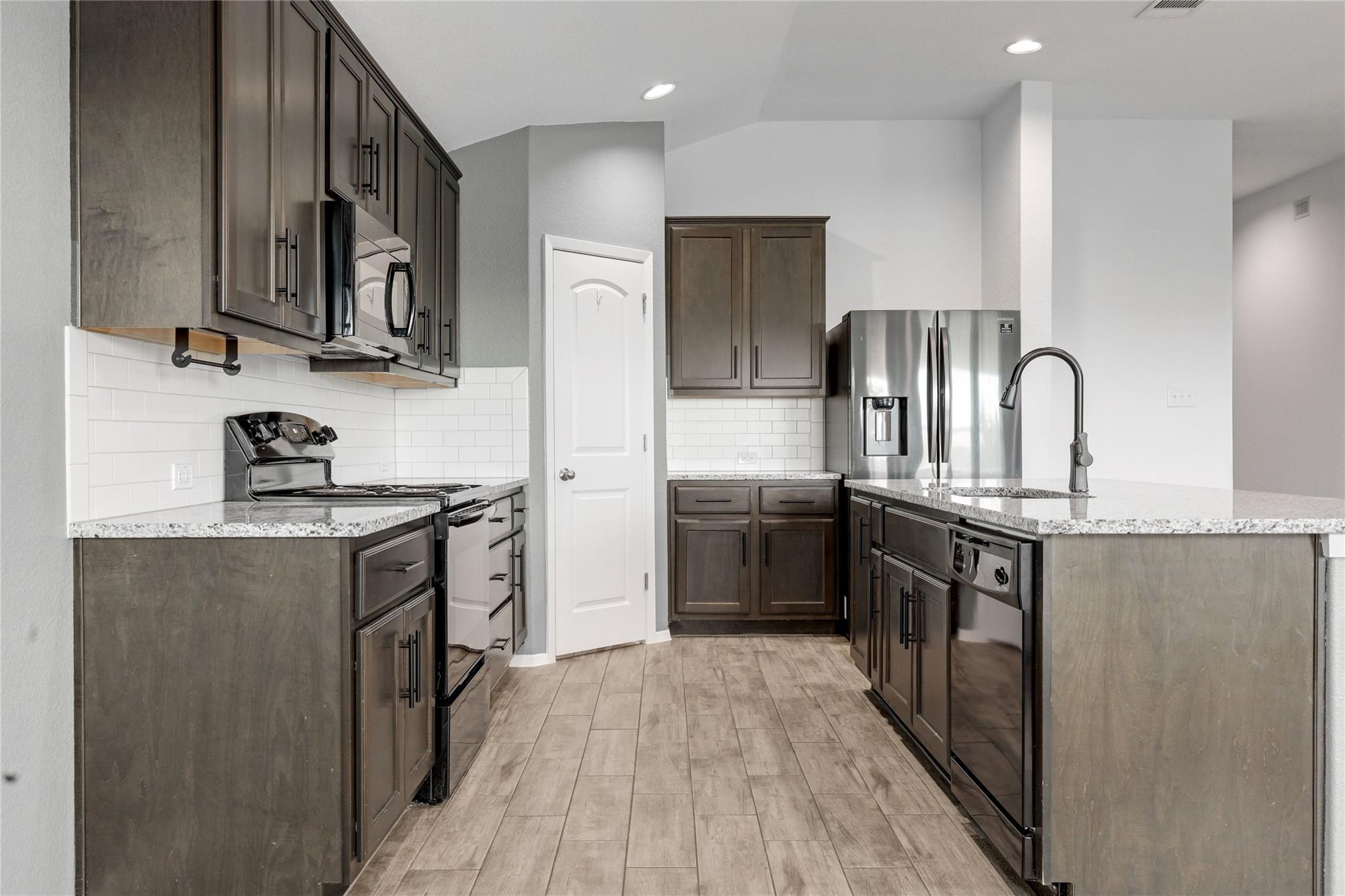 20506 National Dr Property Photo 15