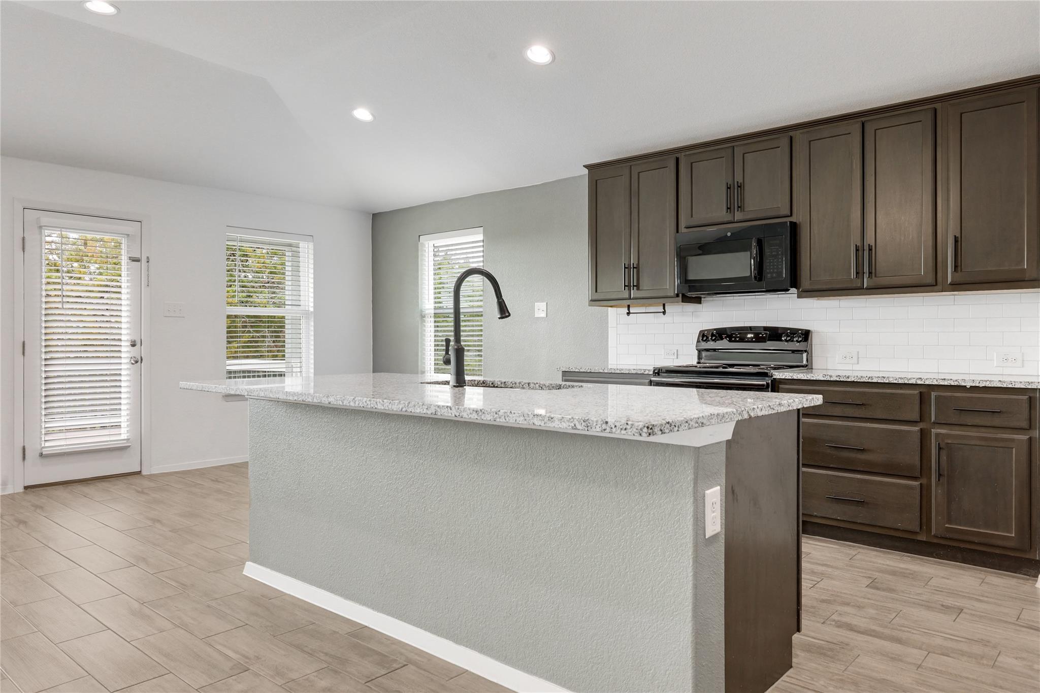 20506 National Dr Property Photo 17