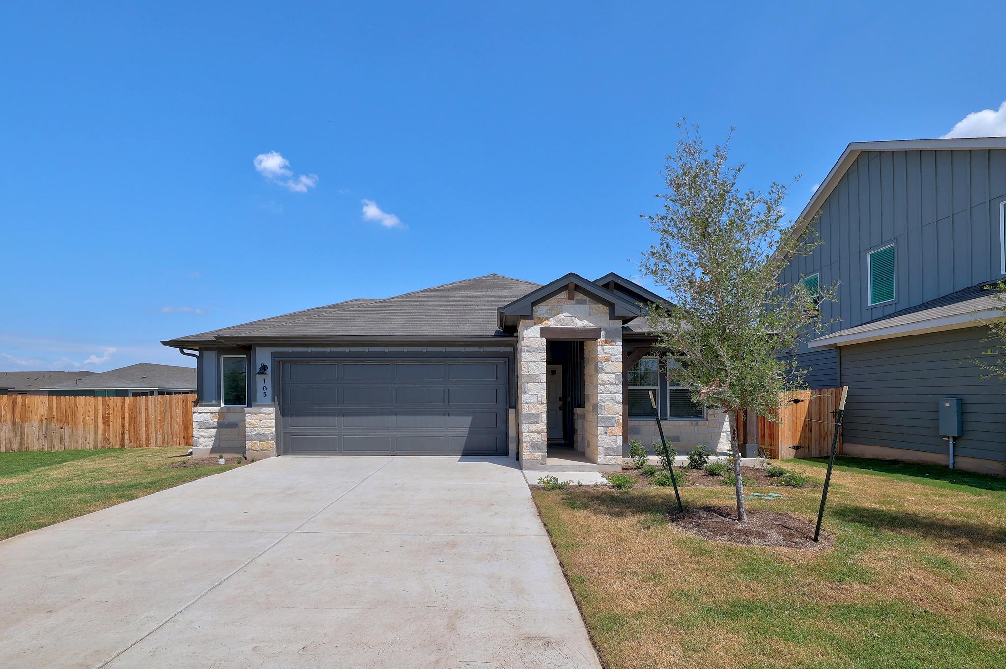 105 Fossil Dr Property Photo 4