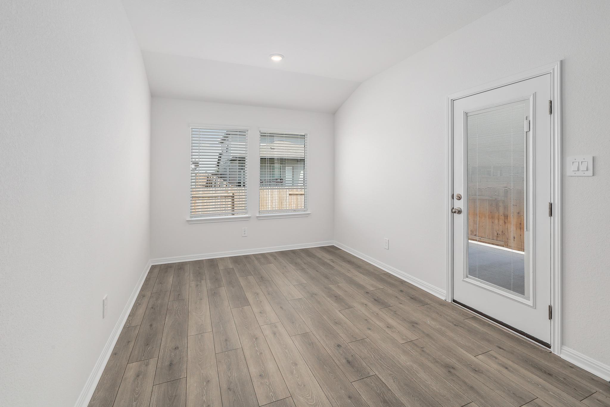 105 Fossil Dr Property Photo 10