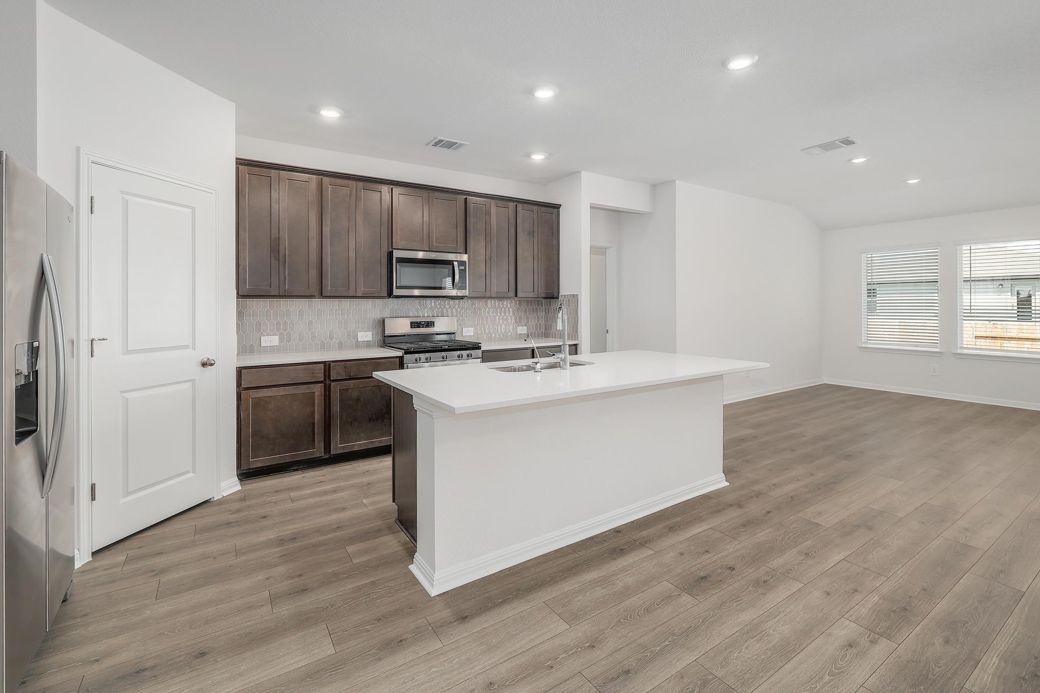 105 Fossil Dr Property Photo 14