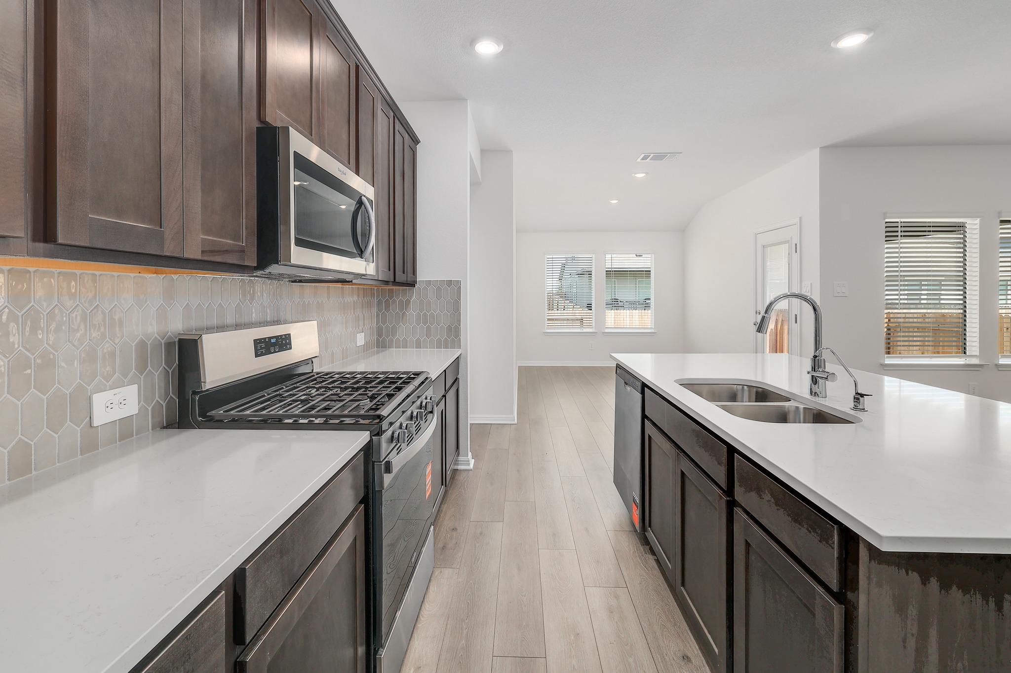 105 Fossil Dr Property Photo 16
