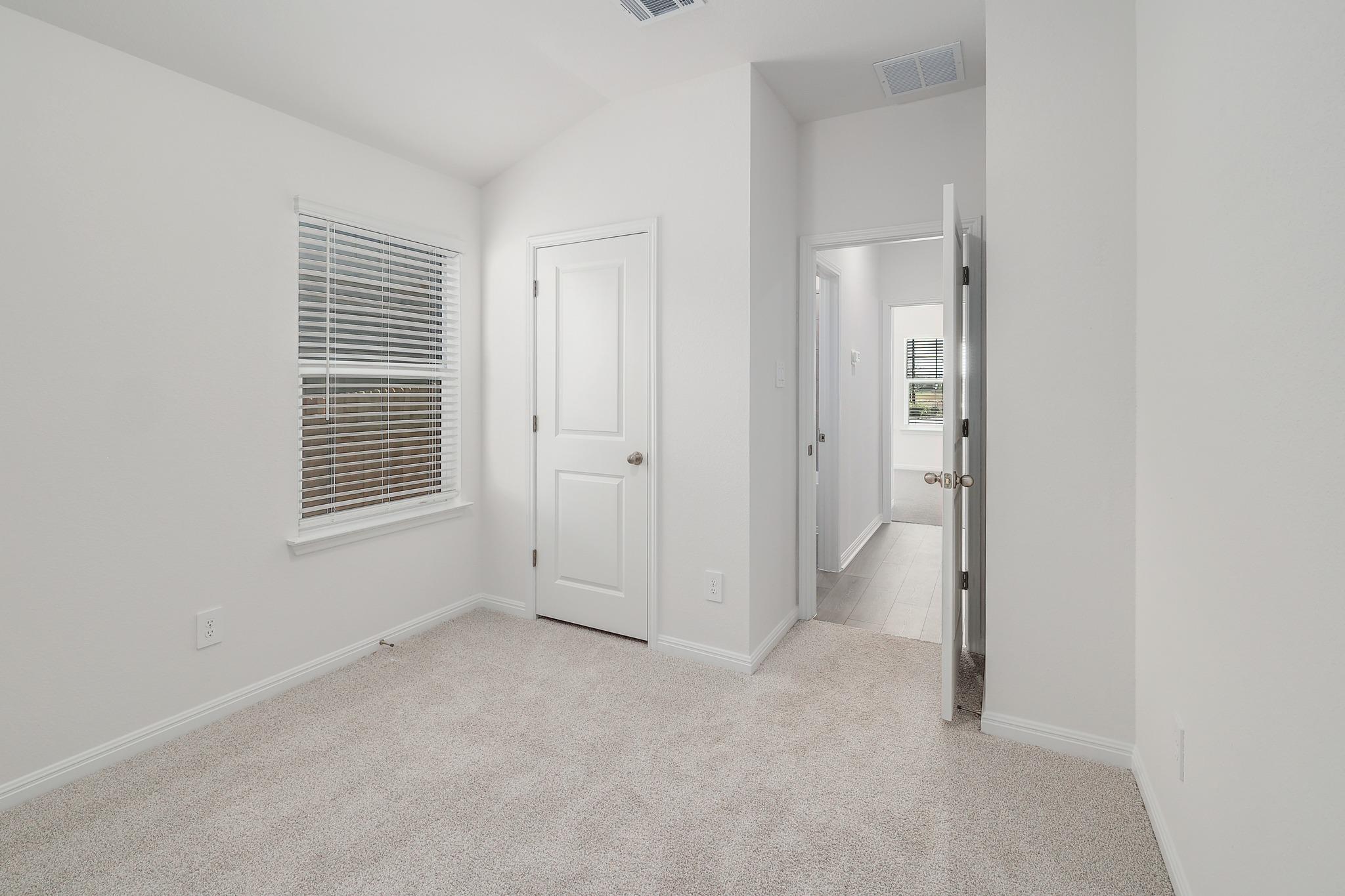 105 Fossil Dr Property Photo 24