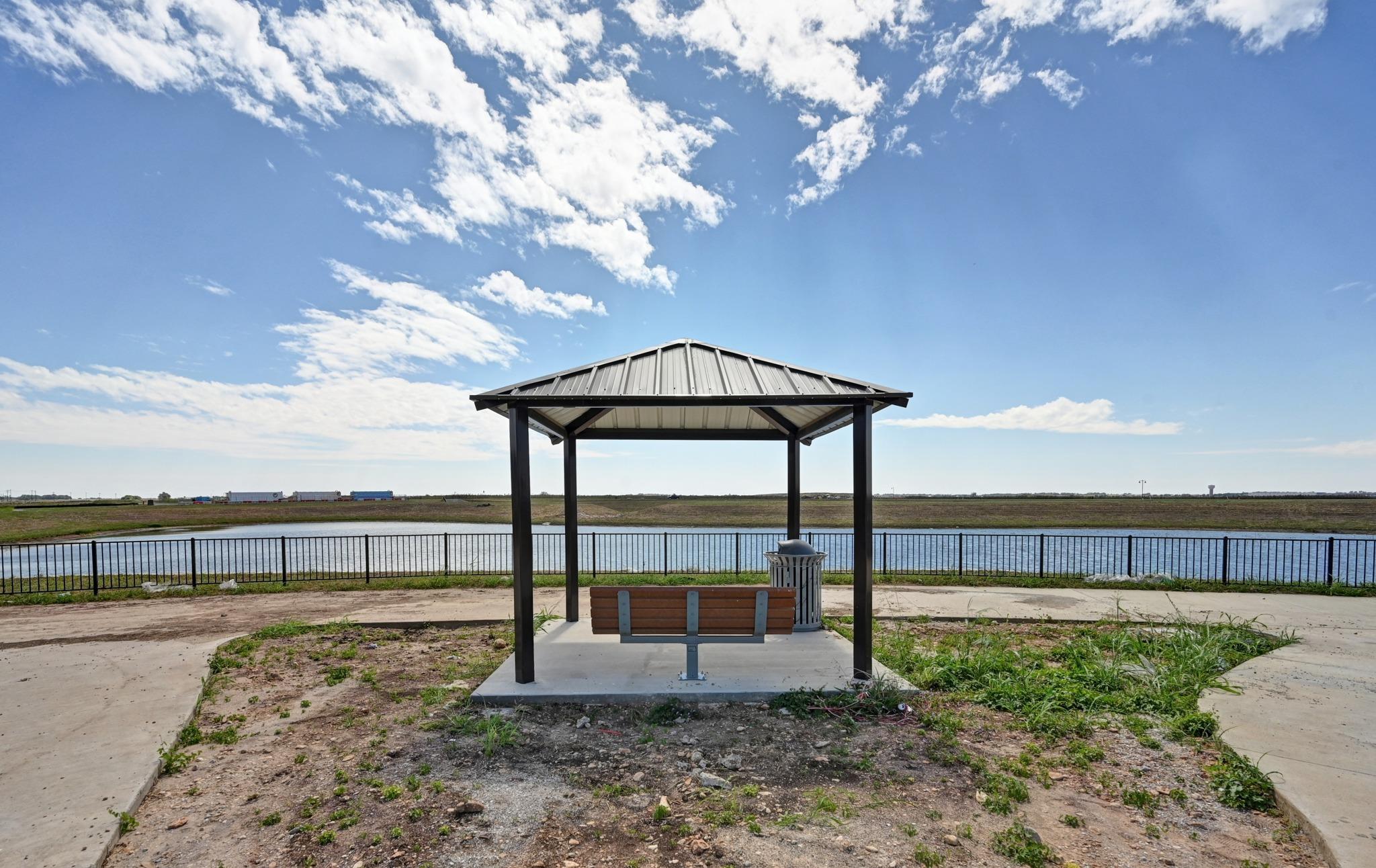 105 Fossil Dr Property Photo 34