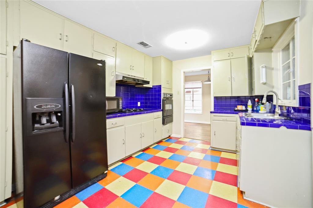 2905 Robinson St #a Property Photo 3