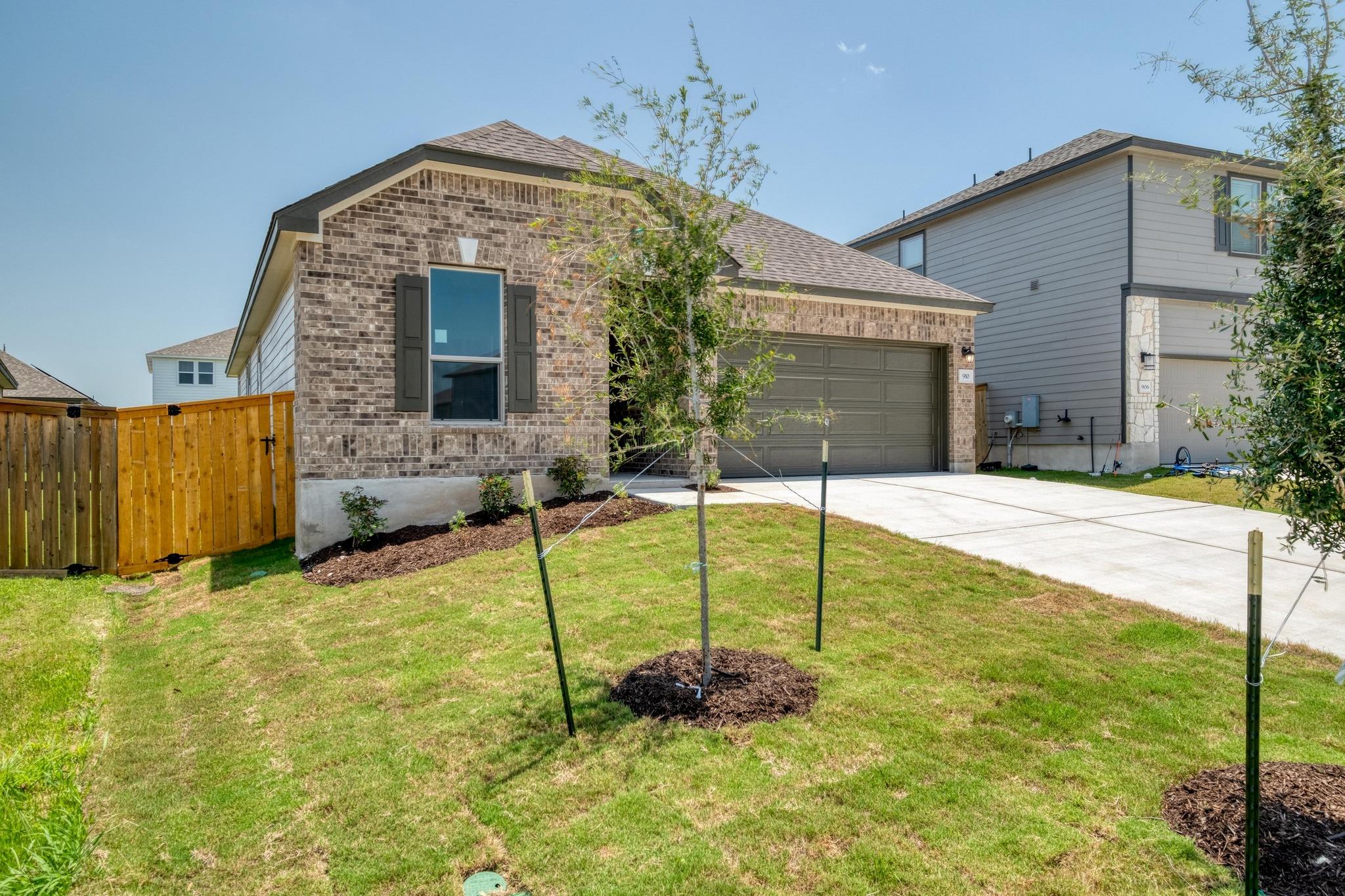 910 Yellow Ribbon Cv Property Photo 1