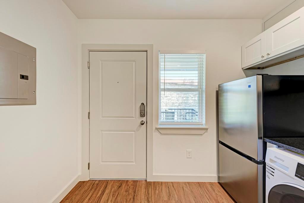 306 E 30th St #3 Property Photo 10