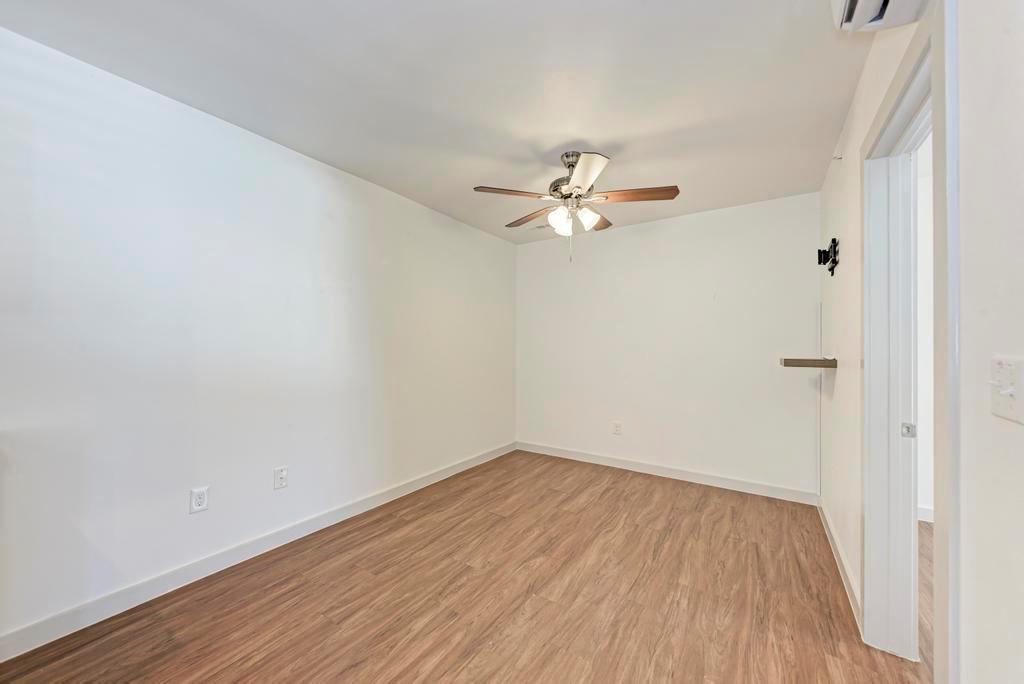 306 E 30th St #3 Property Photo 14