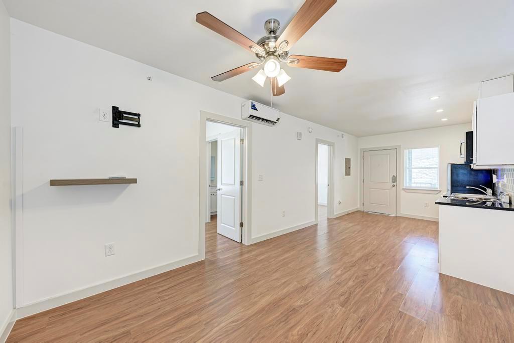 306 E 30th St #3 Property Photo 16