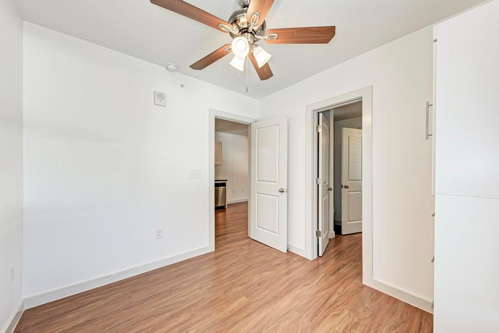 306 E 30th St #3 Property Photo 23