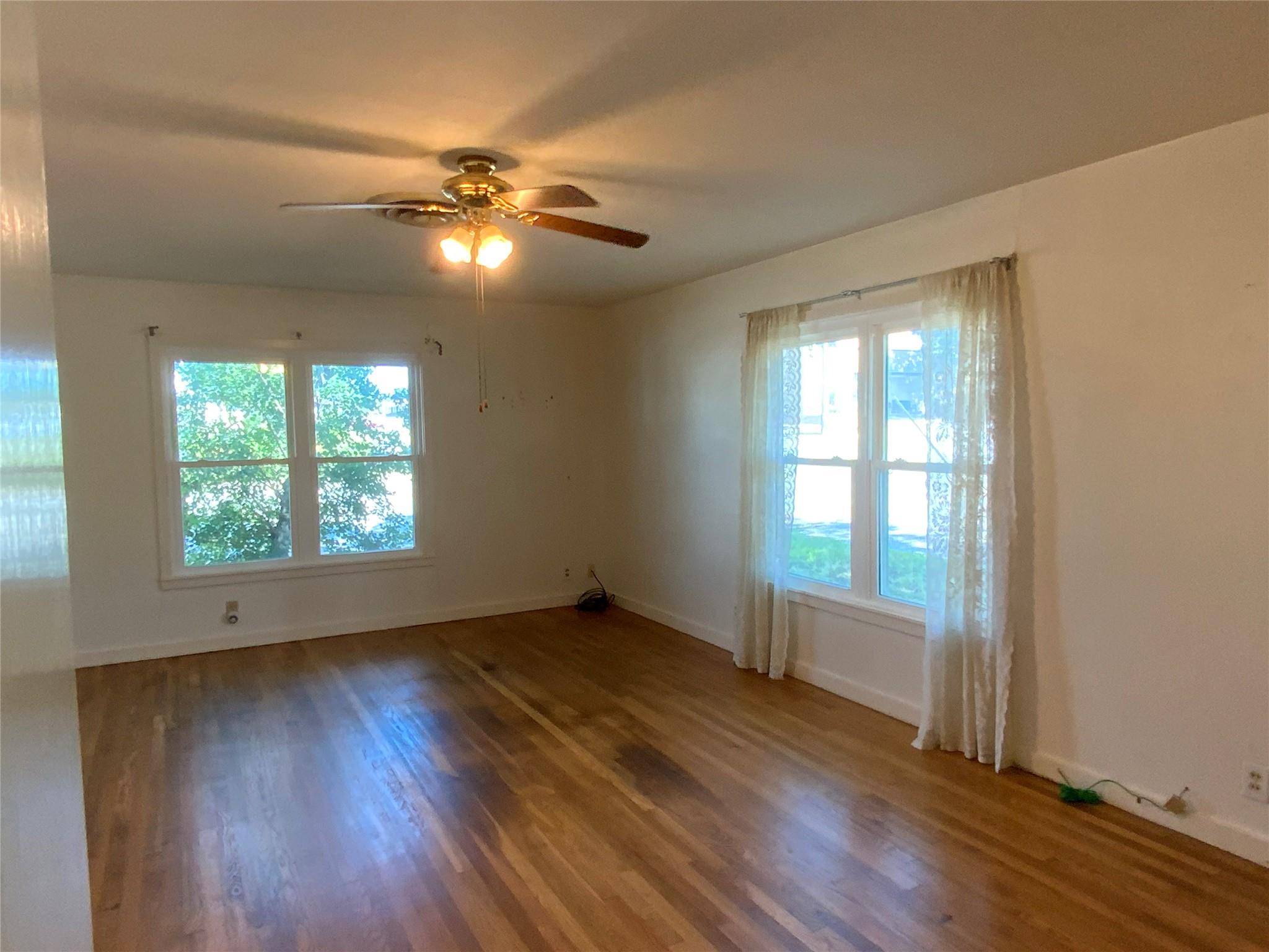 408 S Grimes St Property Photo 4