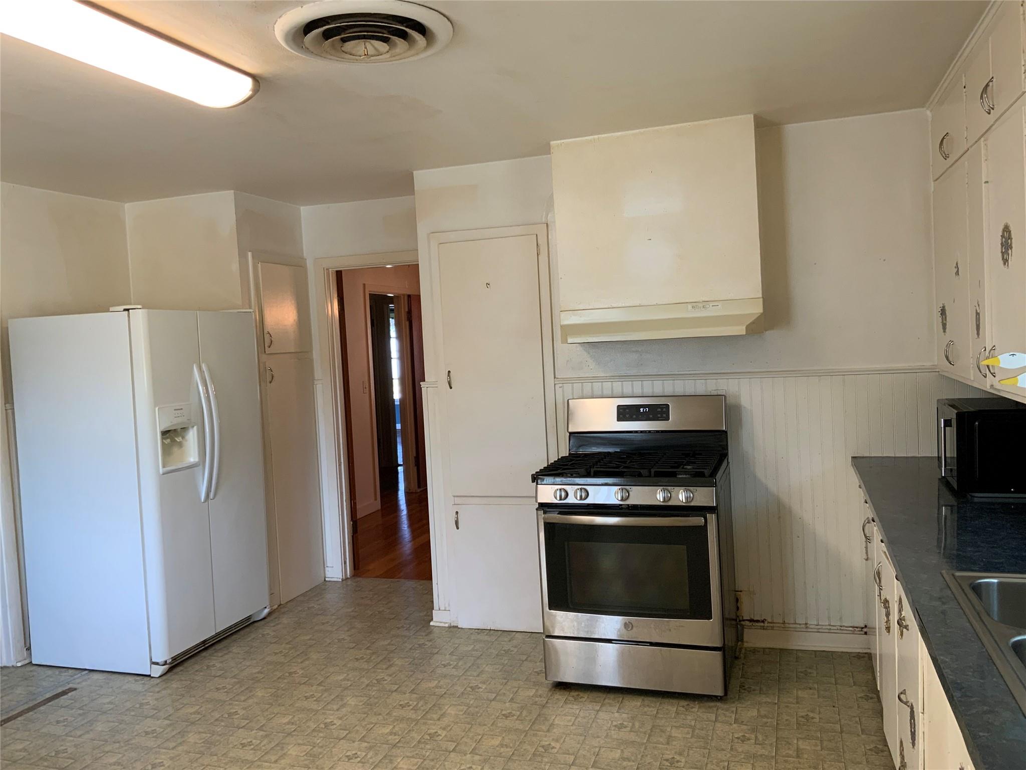 408 S Grimes St Property Photo 13