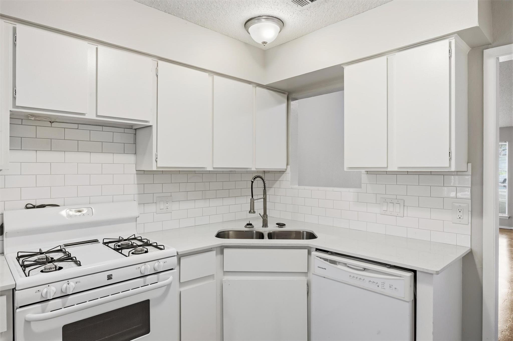 113 Meteor Dr #a Property Photo 8