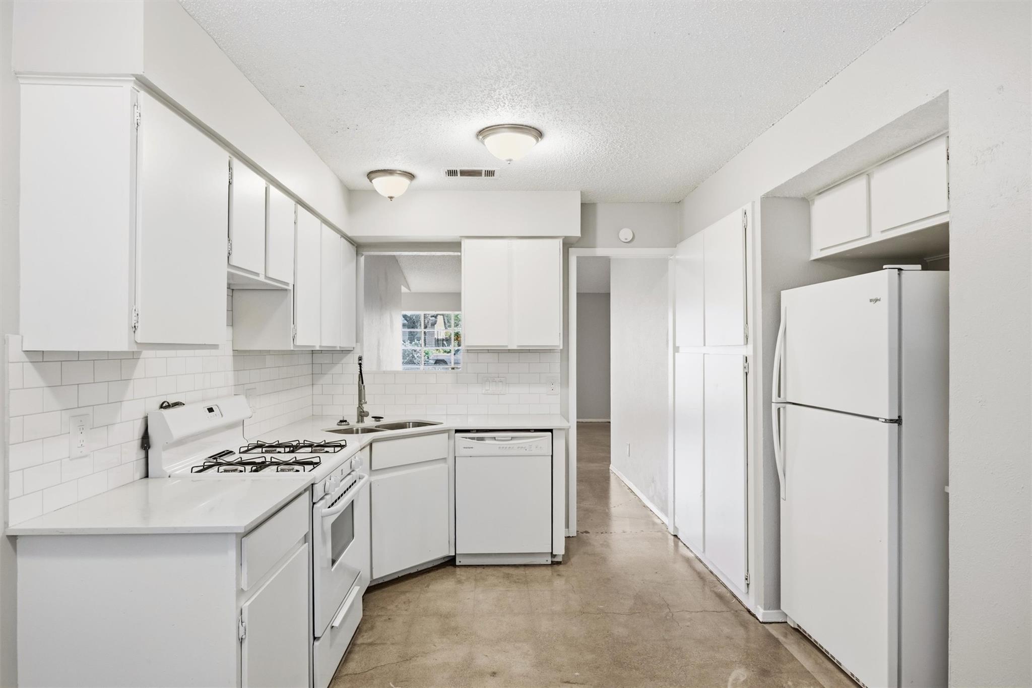 113 Meteor Dr #a Property Photo 9