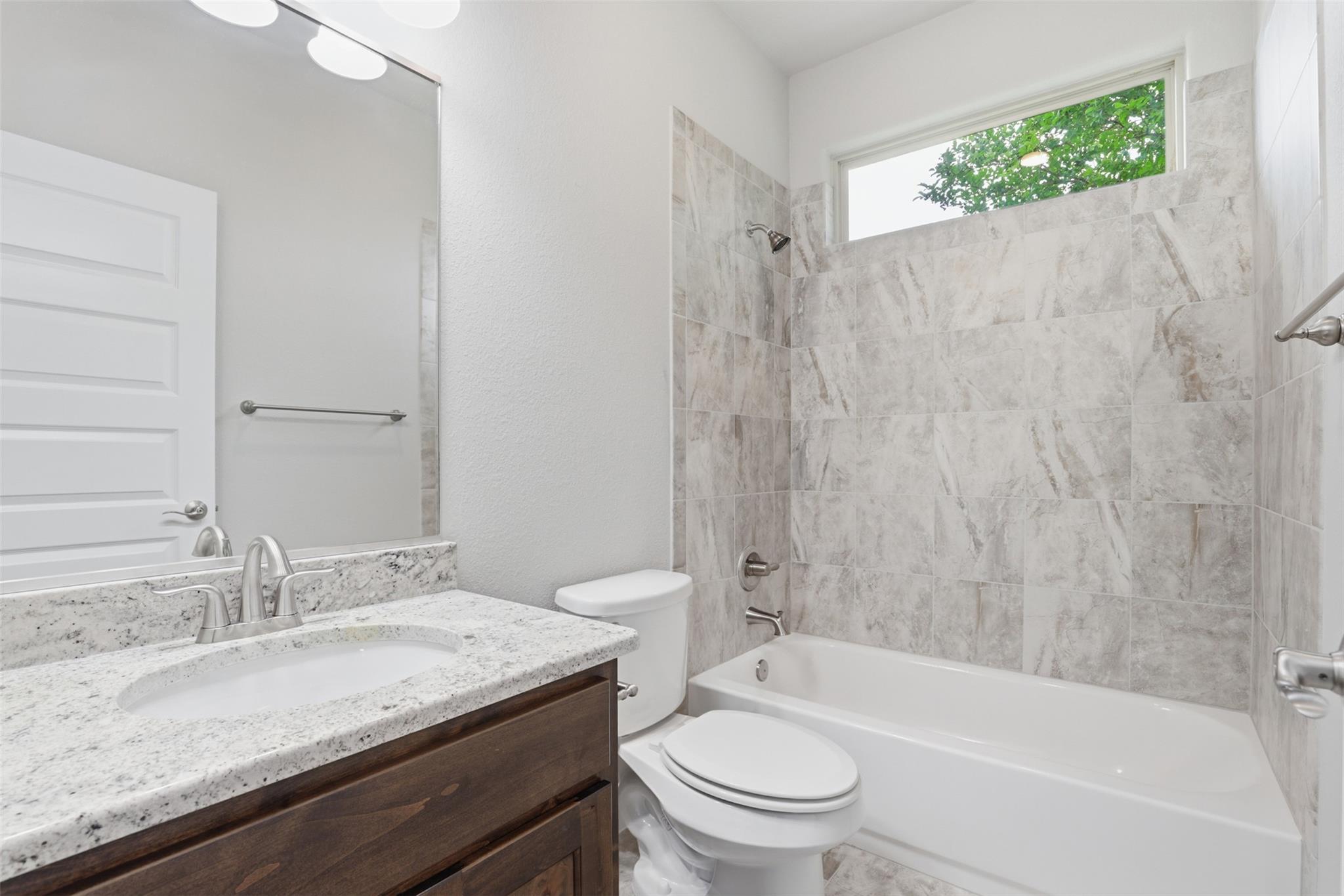 2440 Greatwood Trl Property Photo 37