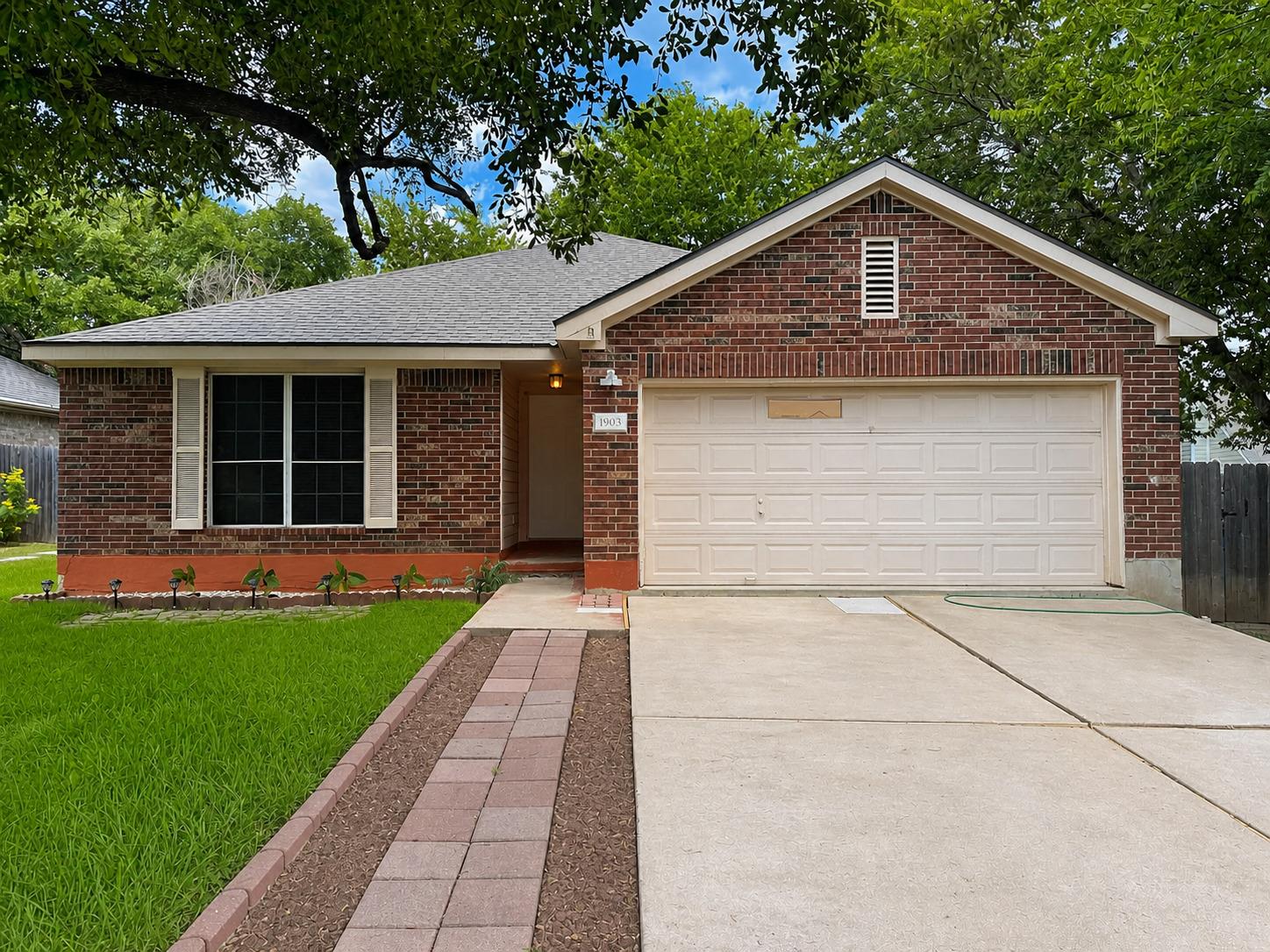 1903 Balsam Way Property Photo 1