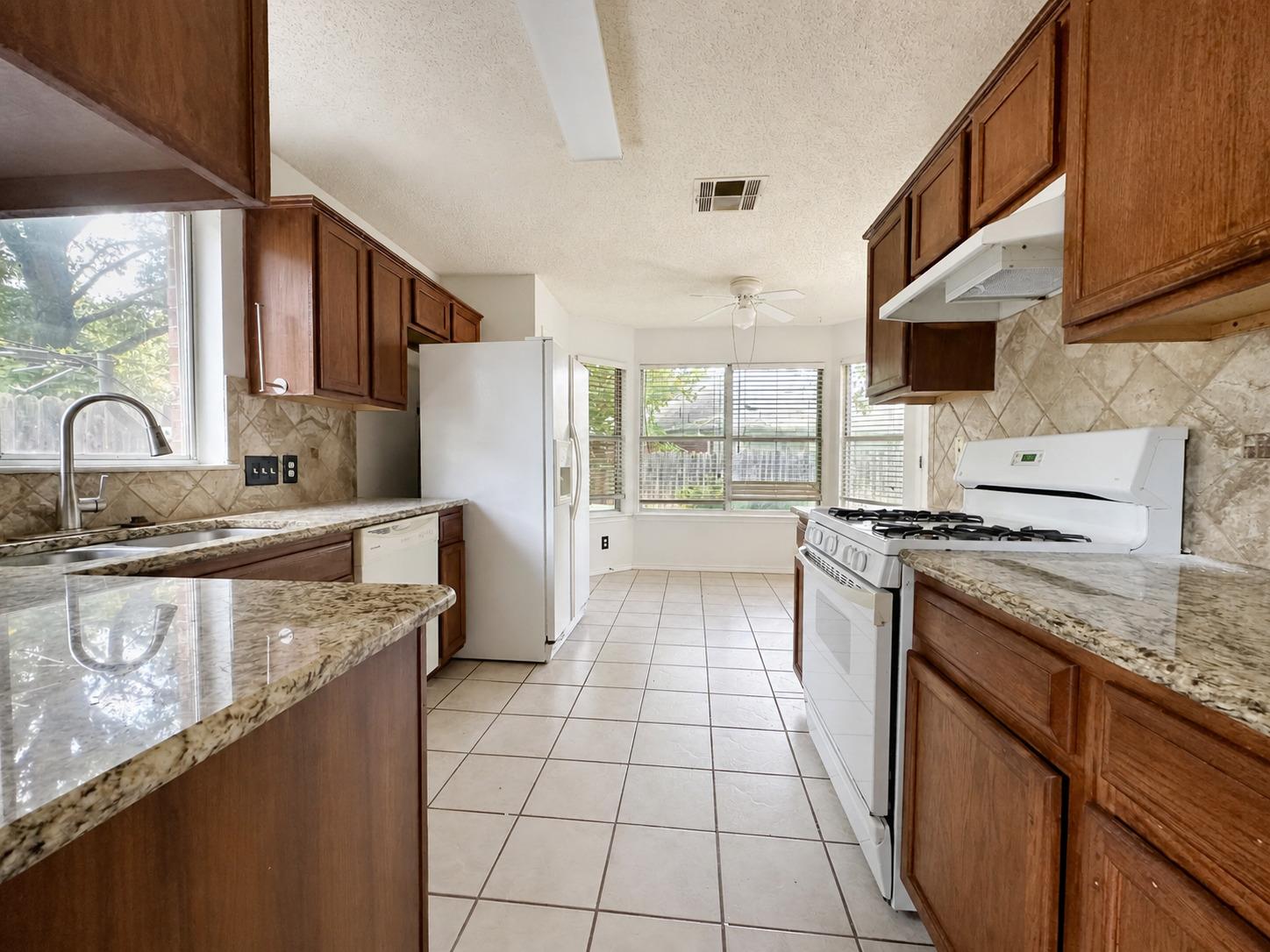 1903 Balsam Way Property Photo 3