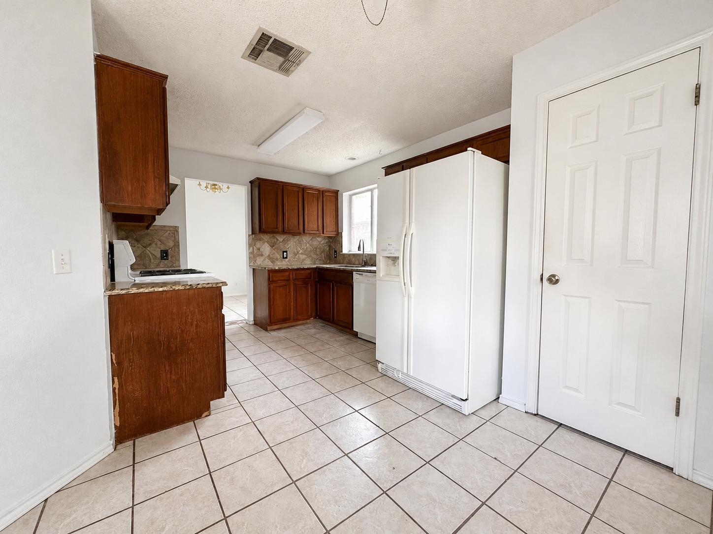 1903 Balsam Way Property Photo 6