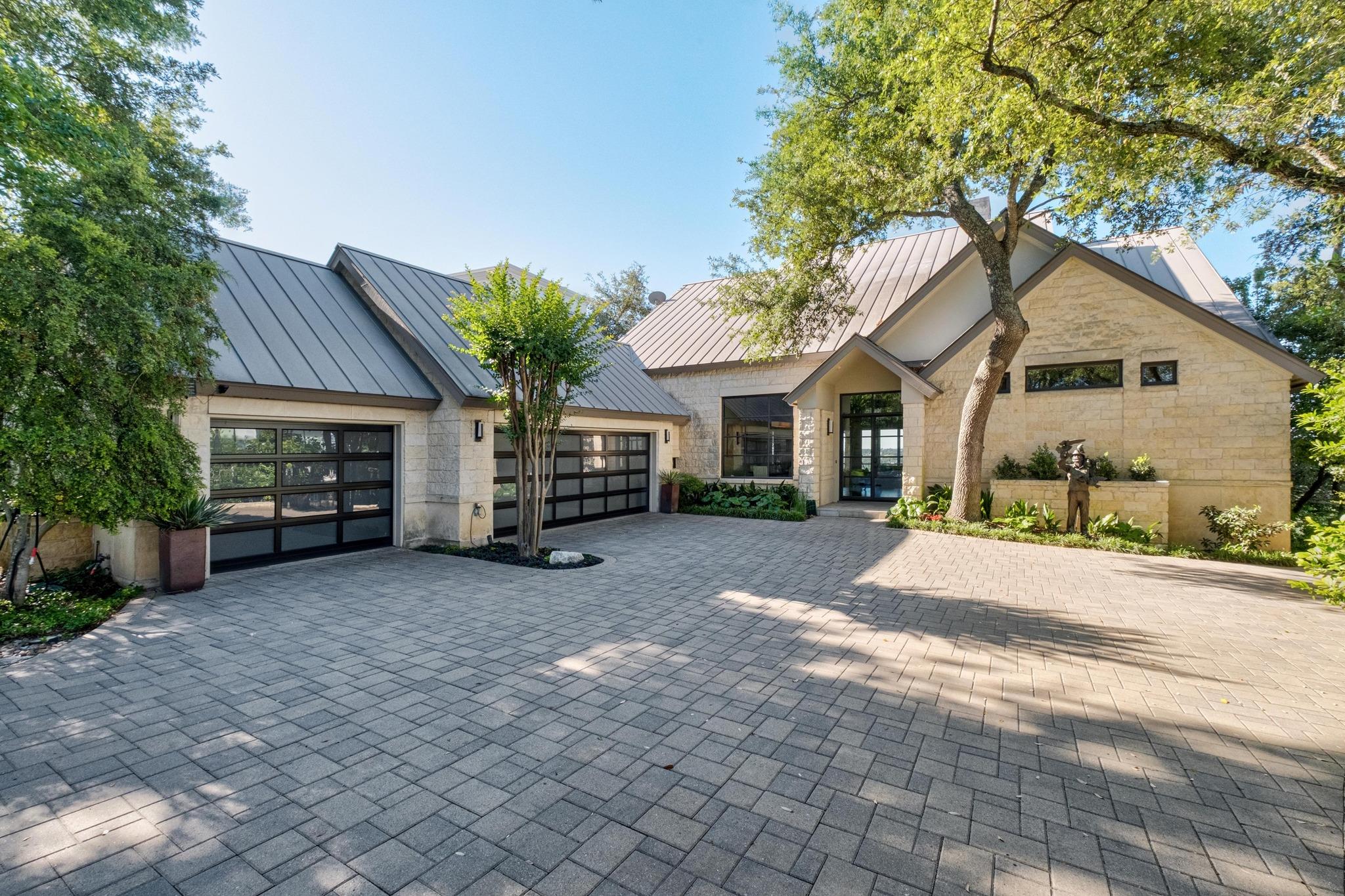 6605 W Courtyard Dr Property Photo 1