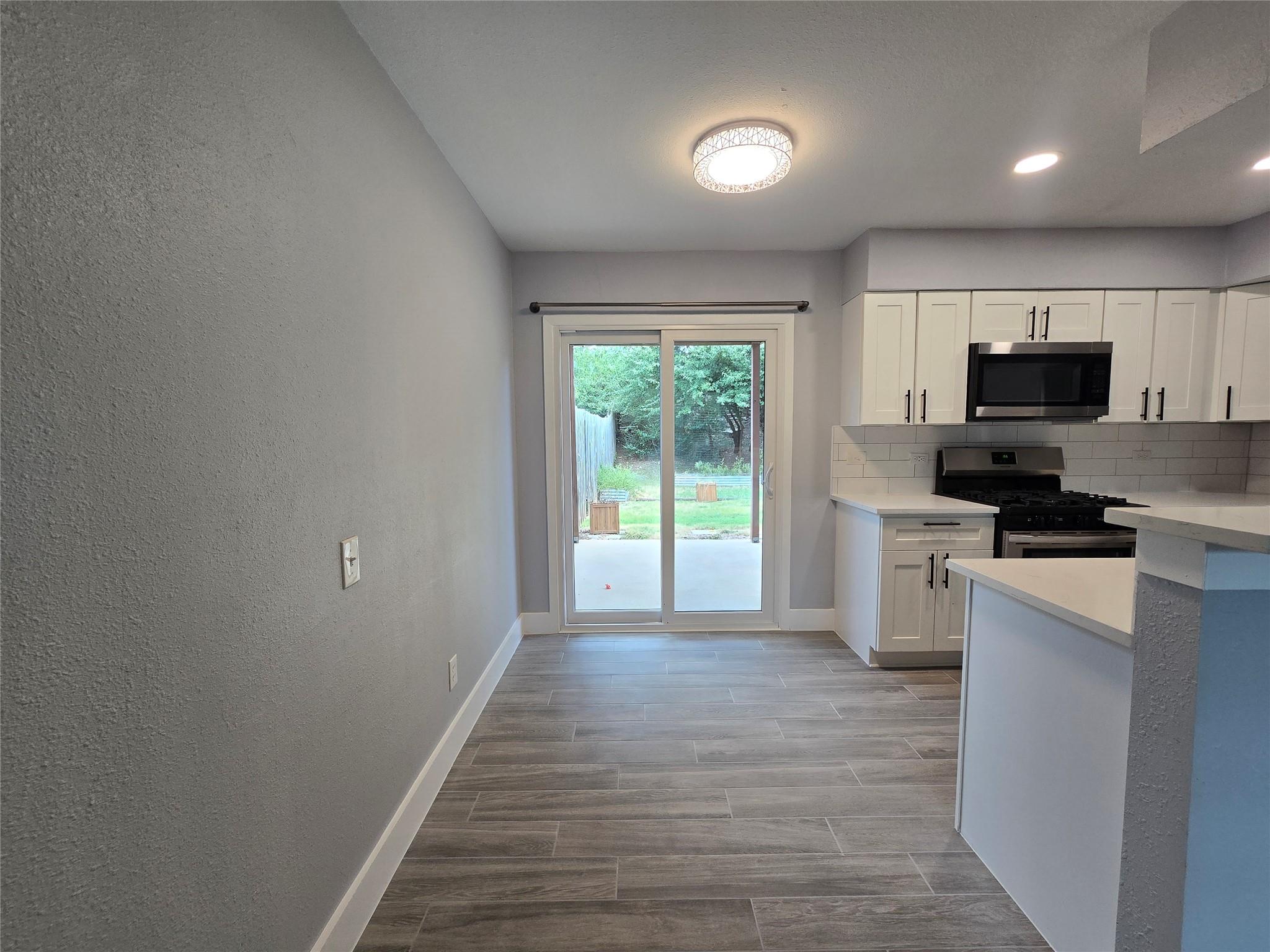2504 Manor Cir #b Property Photo 9