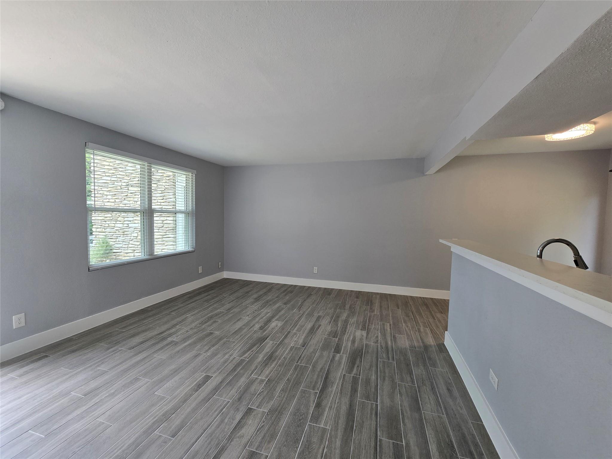 2504 Manor Cir #b Property Photo 12