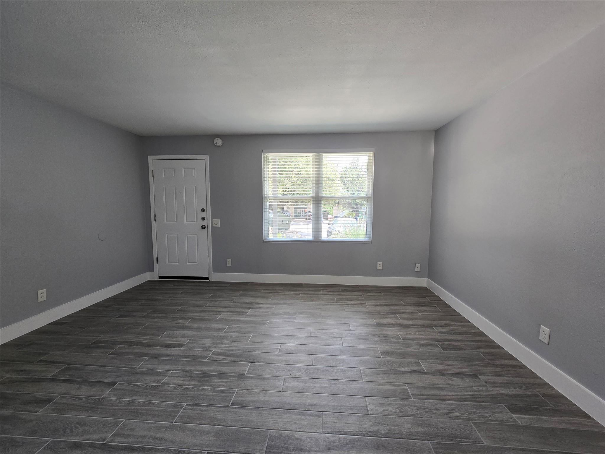 2504 Manor Cir #b Property Photo 13
