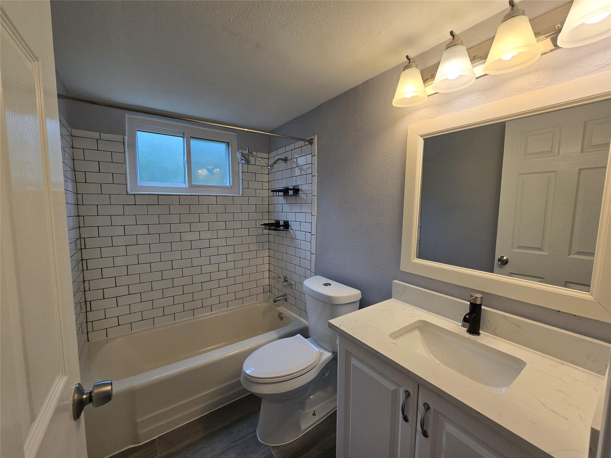 2504 Manor Cir #b Property Photo 17