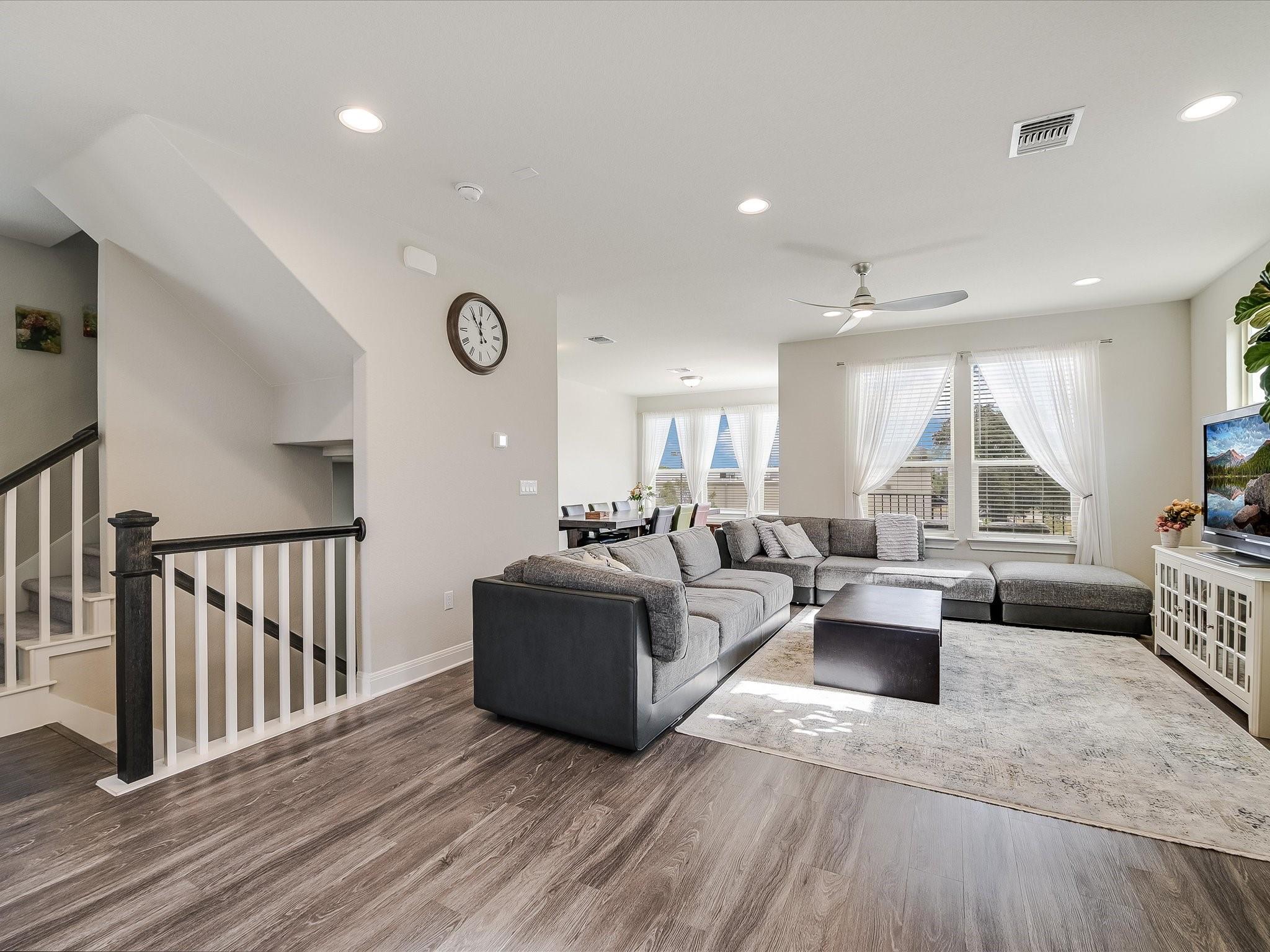 13903 Ilex Dr Property Photo 2