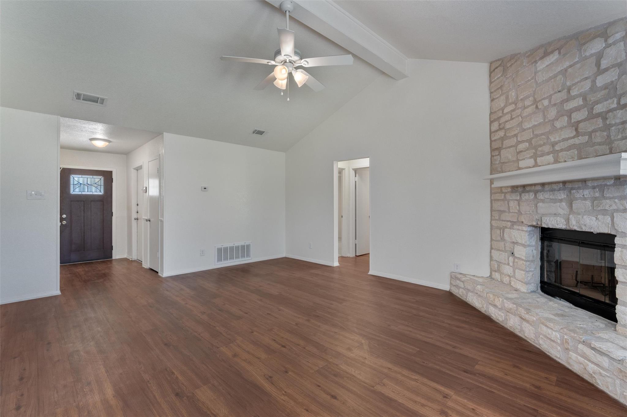 212 Rockcrest Dr Property Photo 4