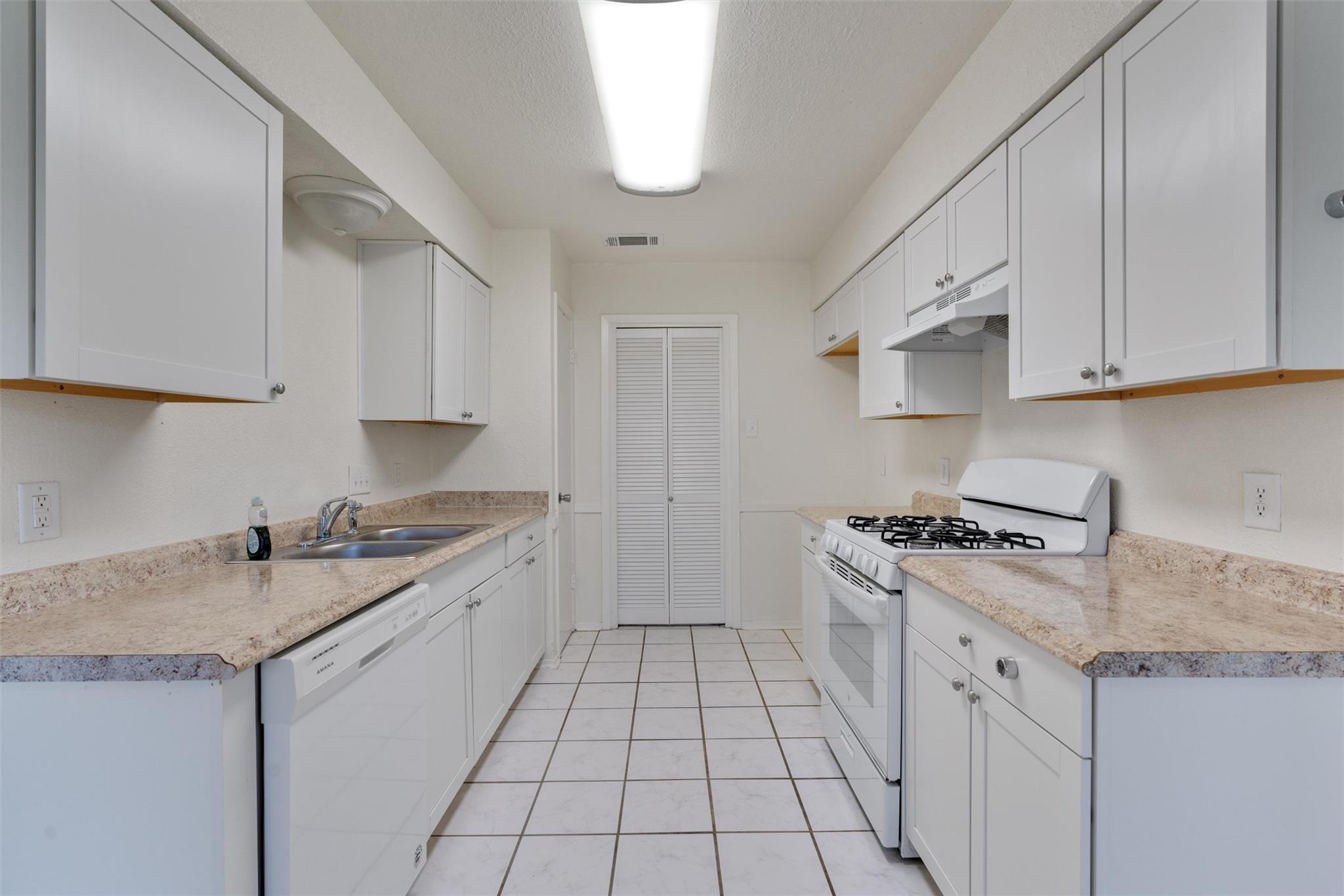 212 Rockcrest Dr Property Photo 7