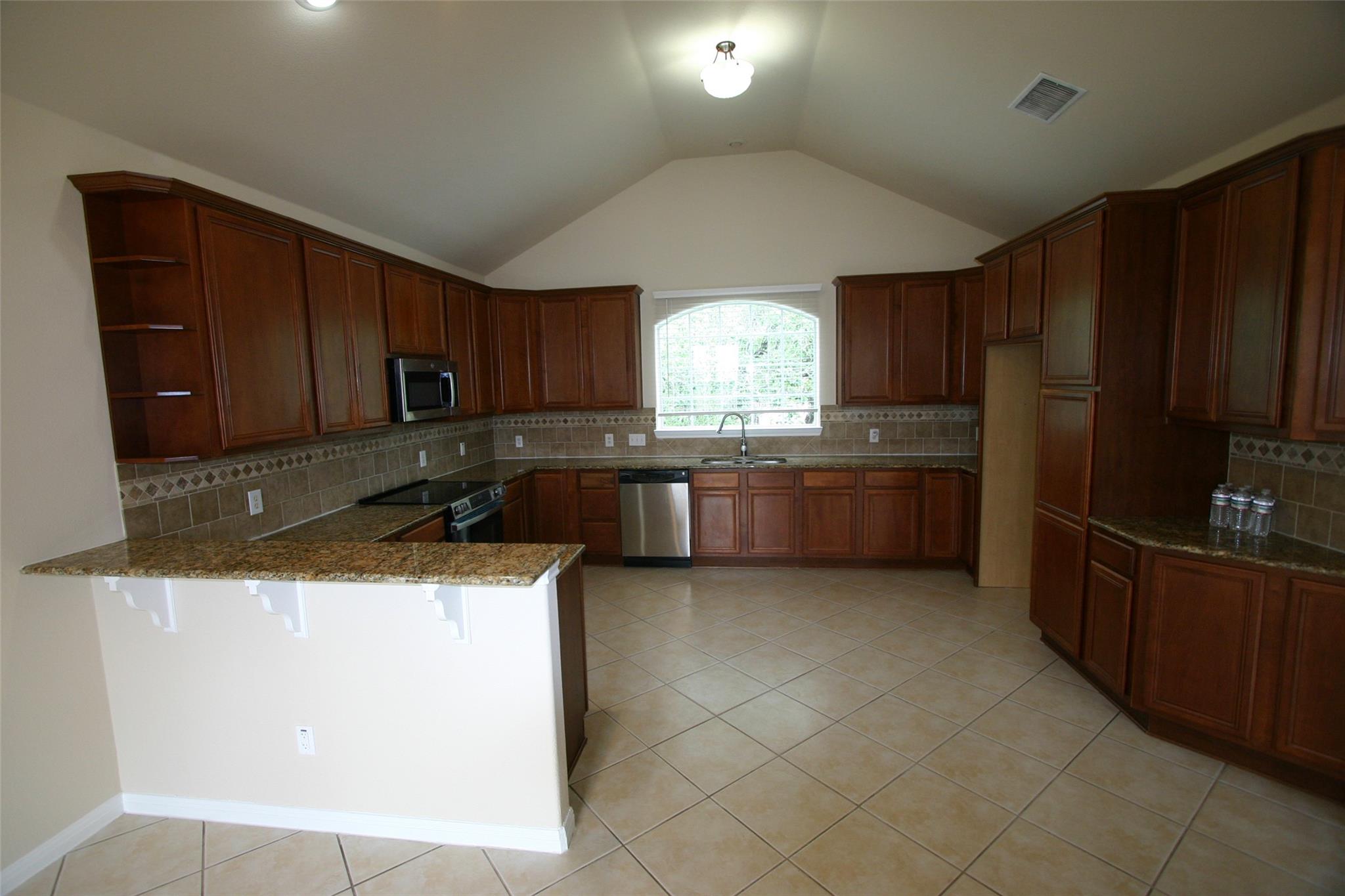 332 Southwind Rd Property Photo 1