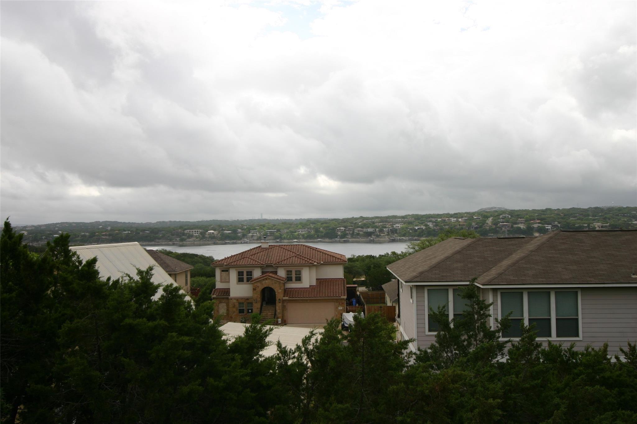 332 Southwind Rd Property Photo 3