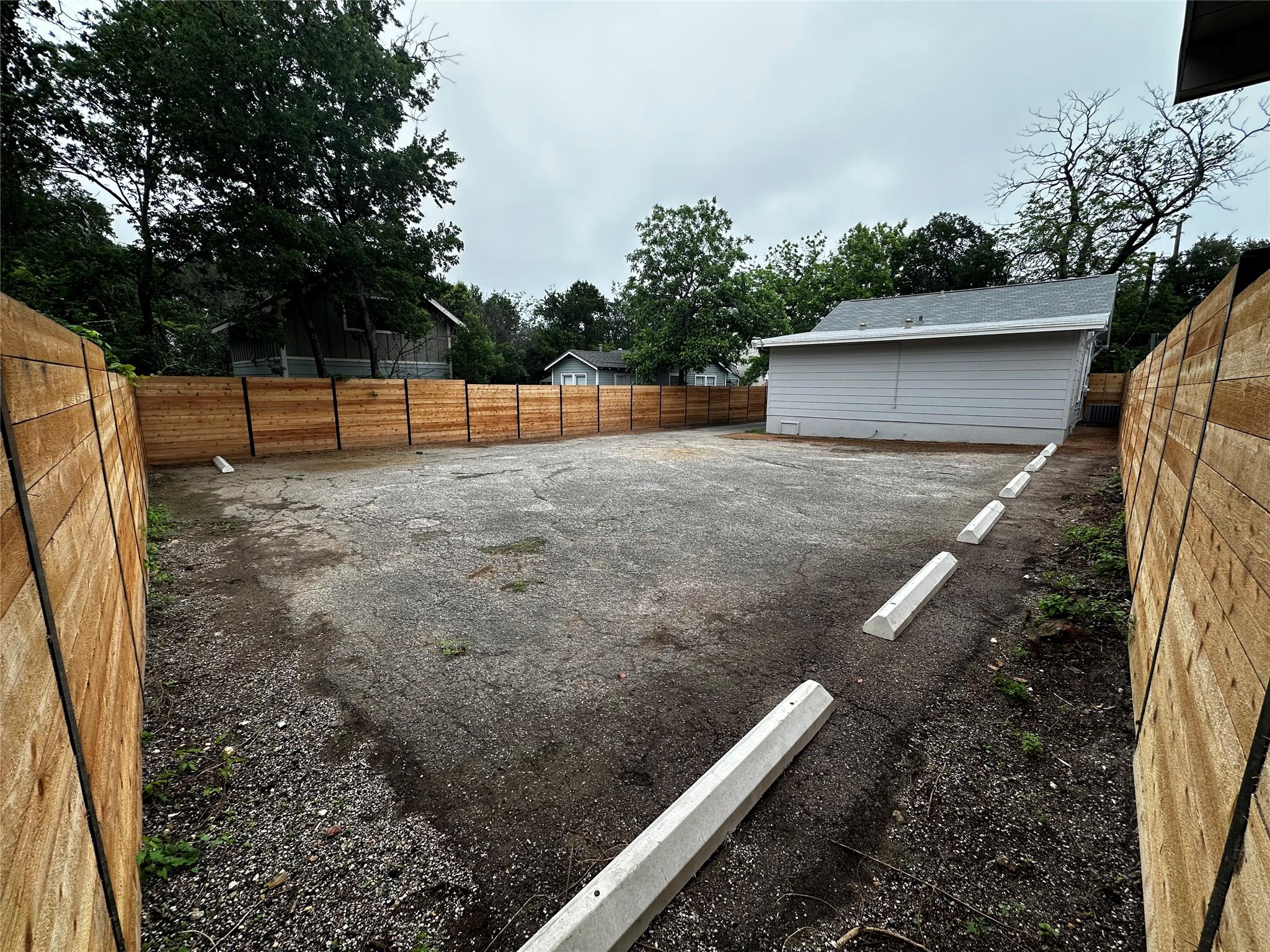 2118 Oxford Ave Property Photo 15