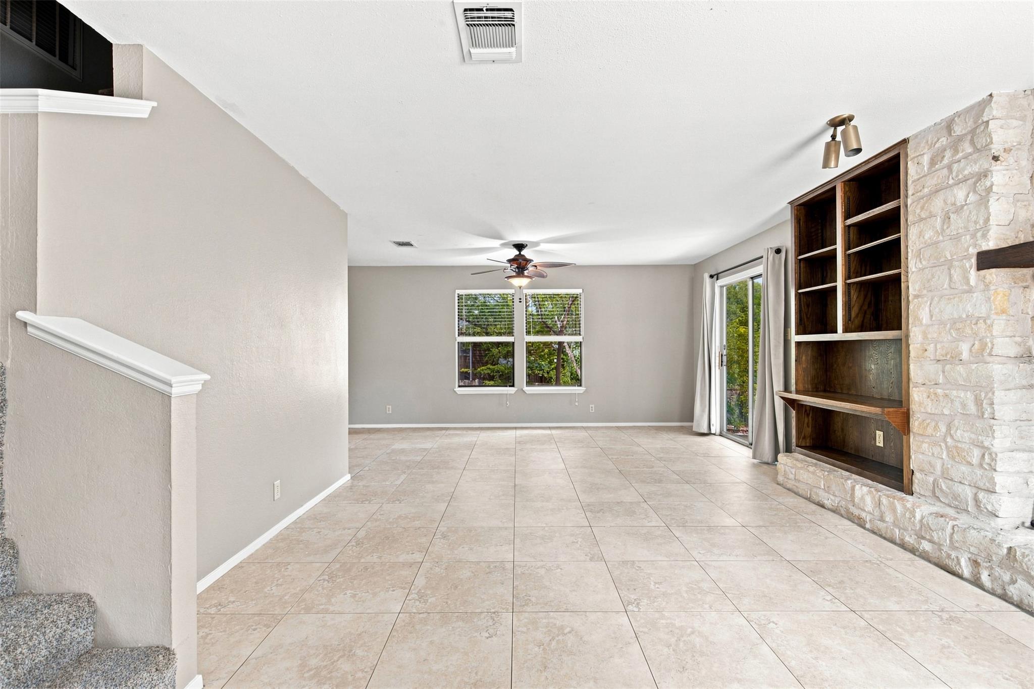10010 Wildflower Ln #b Property Photo 3