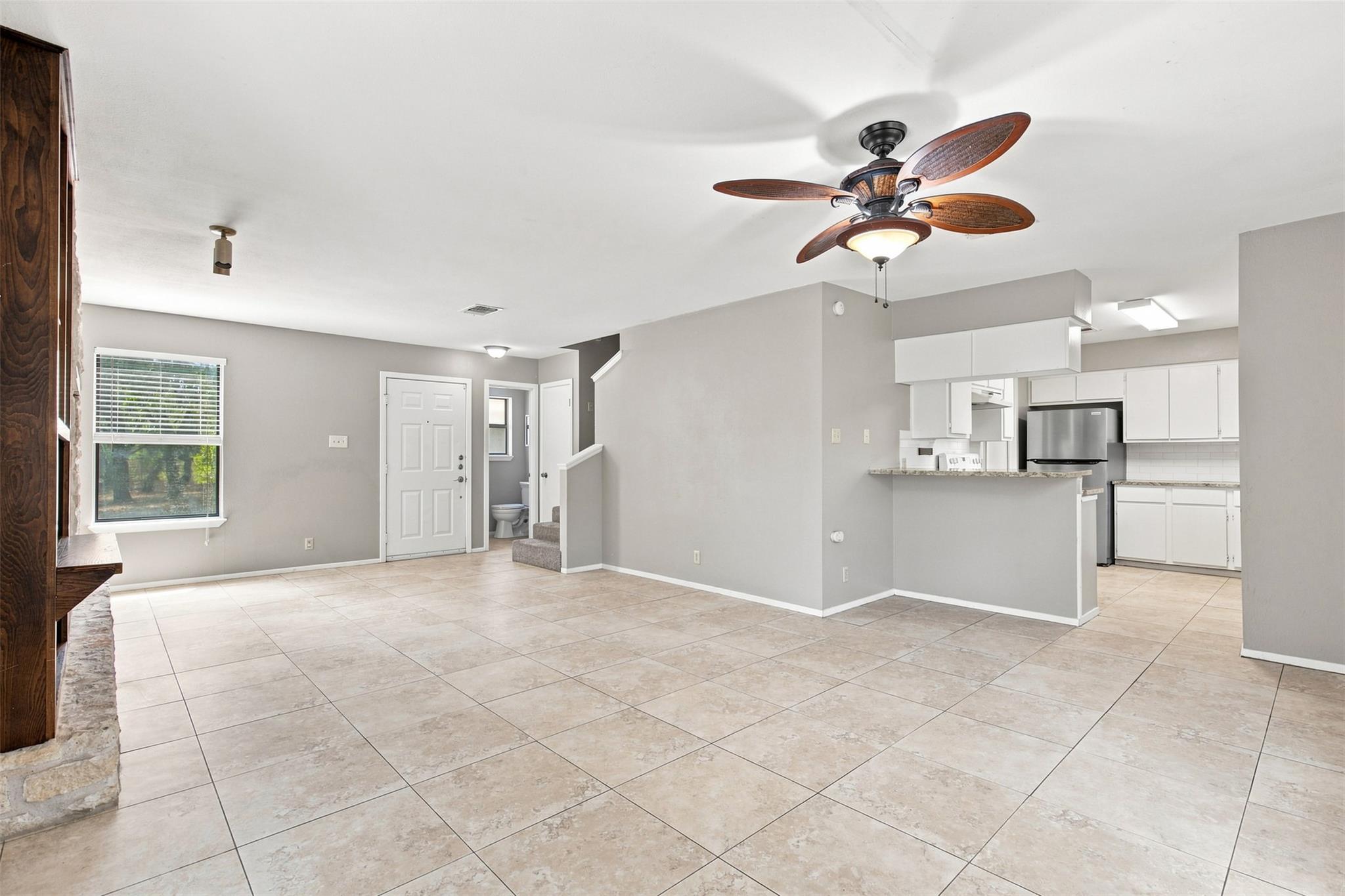 10010 Wildflower Ln #b Property Photo 5