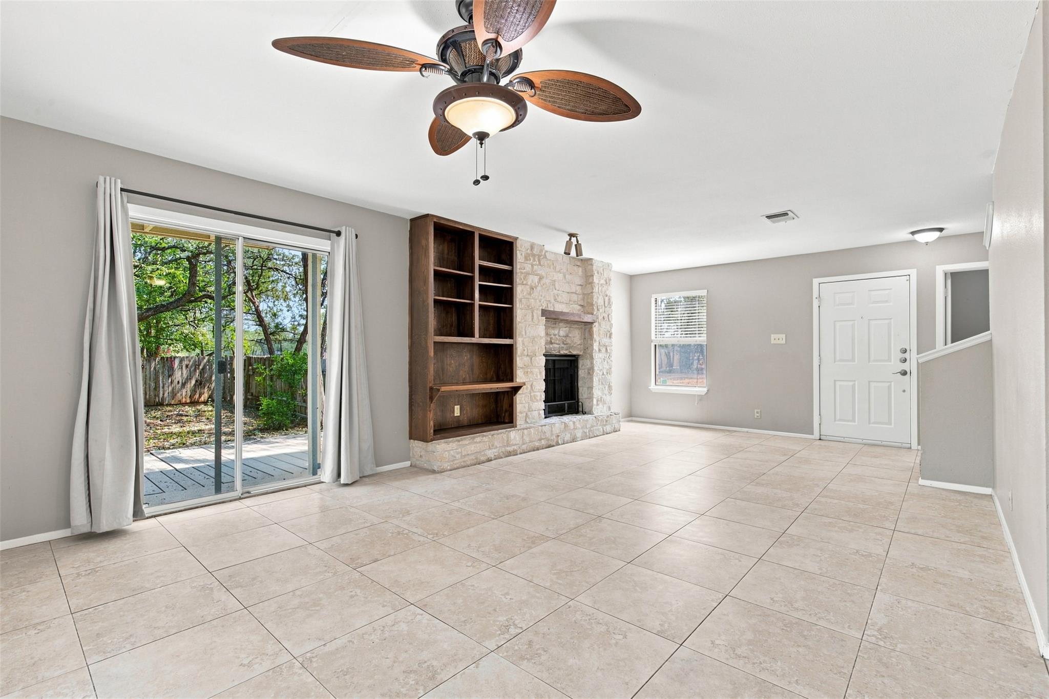 10010 Wildflower Ln #b Property Photo 6