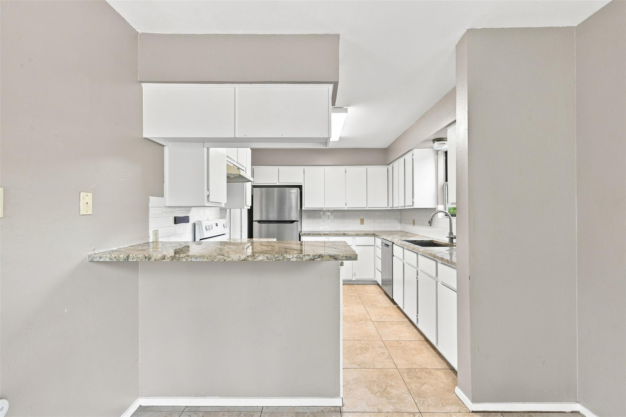 10010 Wildflower Ln #b Property Photo 7