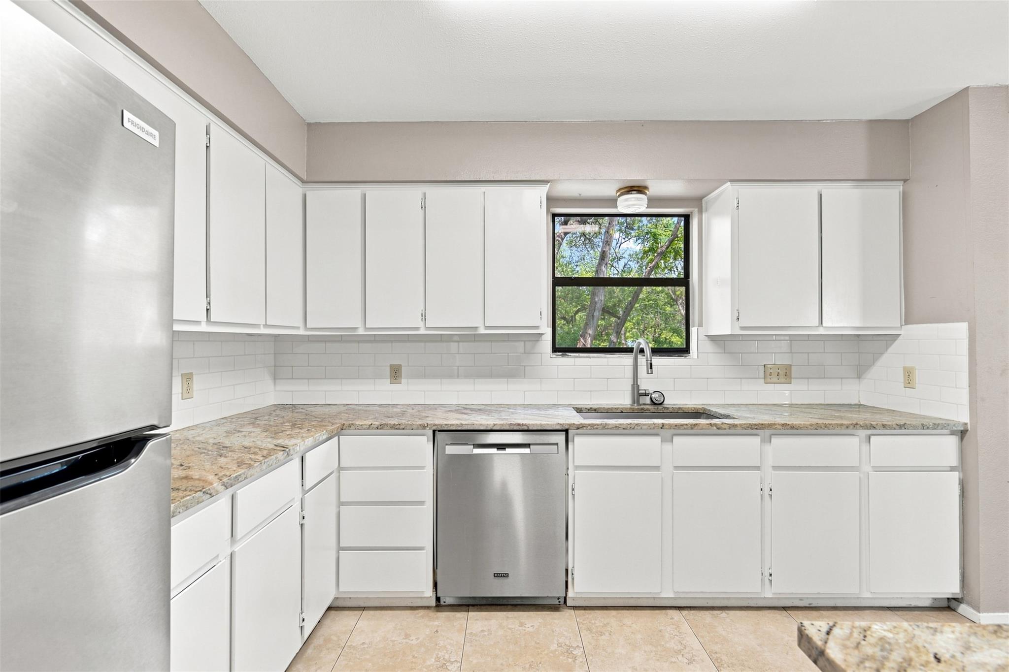 10010 Wildflower Ln #b Property Photo 10