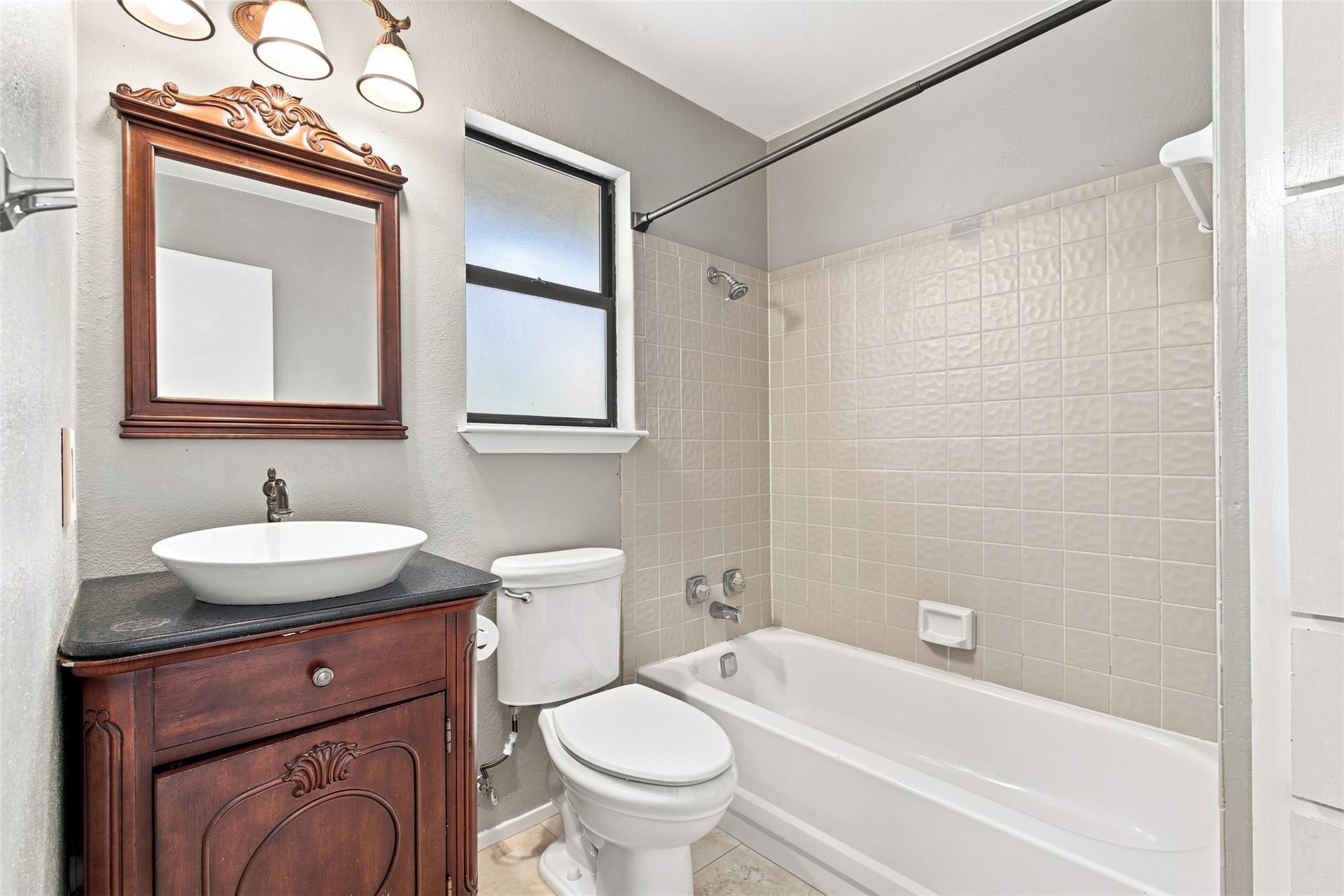 10010 Wildflower Ln #b Property Photo 16